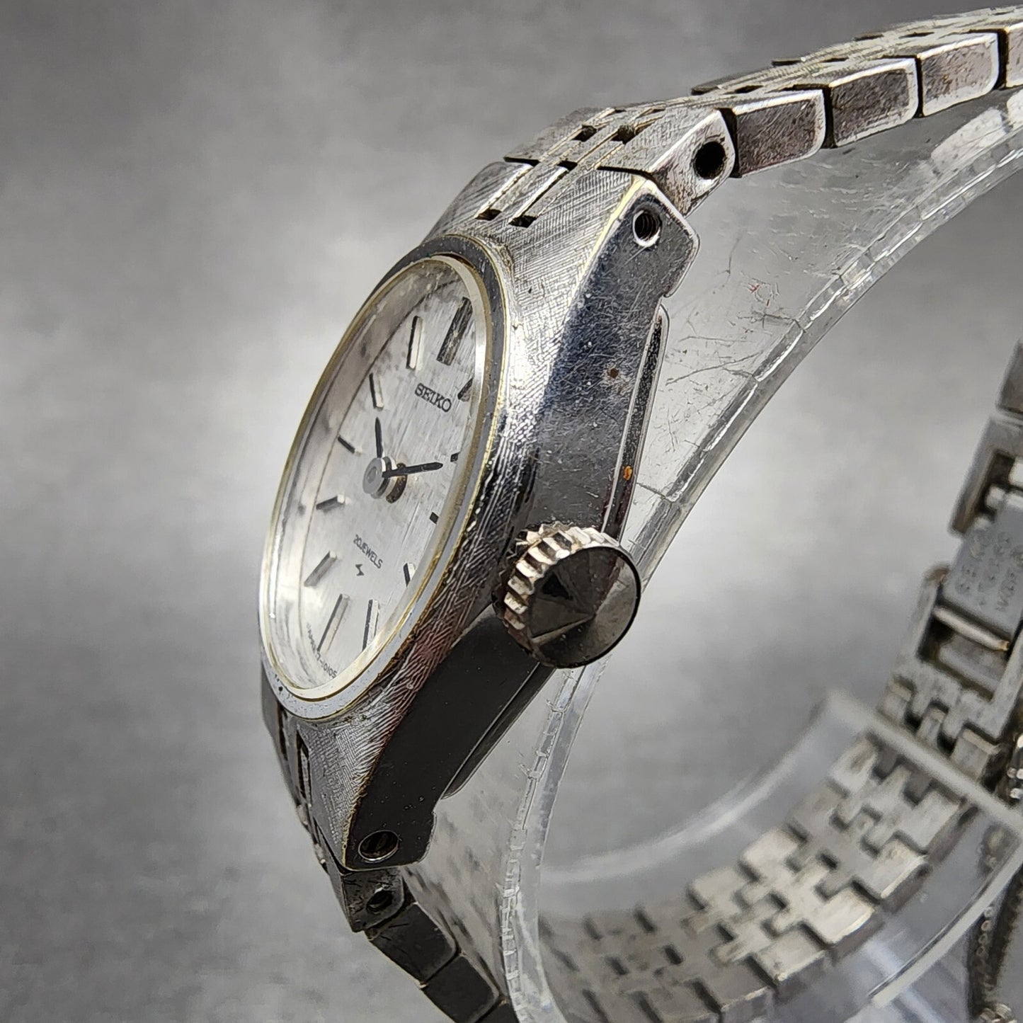 Seiko Watch Women 17mm Silver Dial Silver Tone Manual Oval 17-7230 Runs