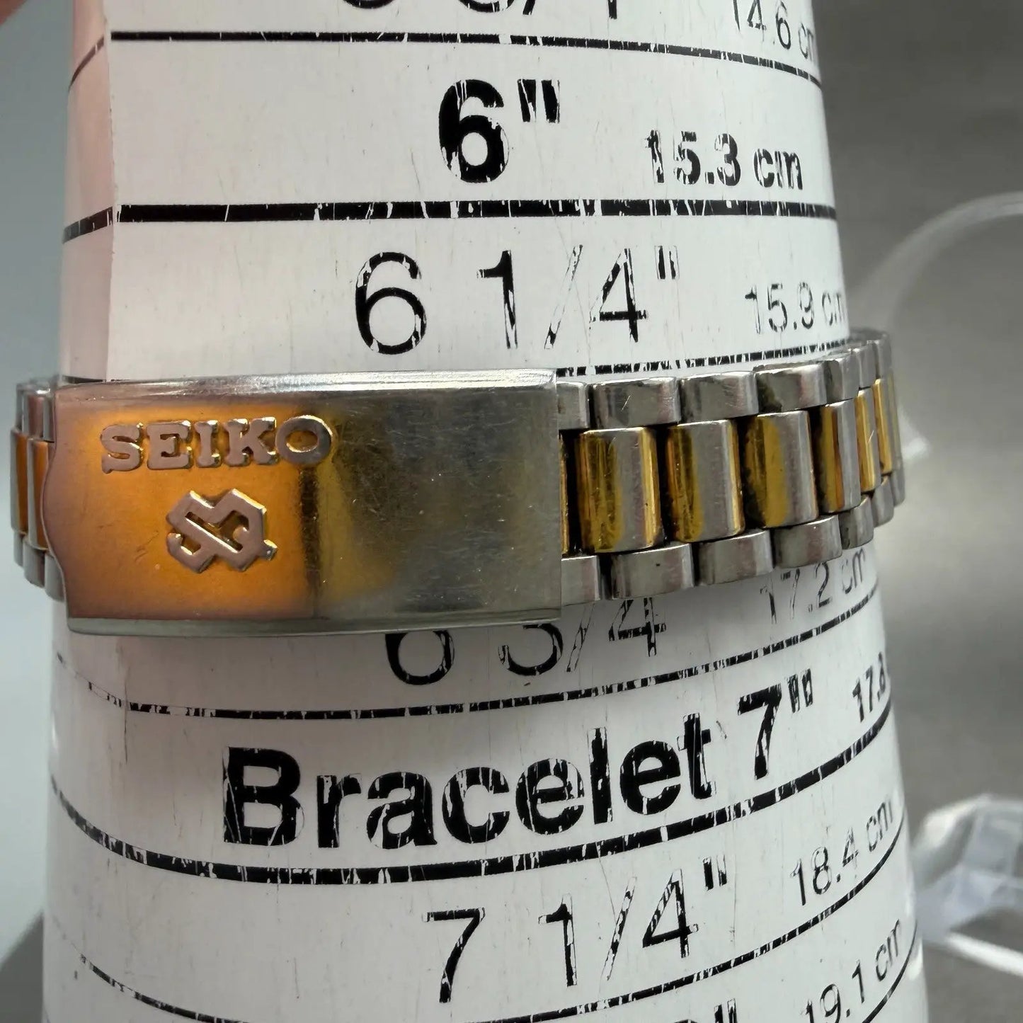Seiko Watch Women 24mm White Dial Two Tone Daydate Round 3E23-0A69 New Batt HN710