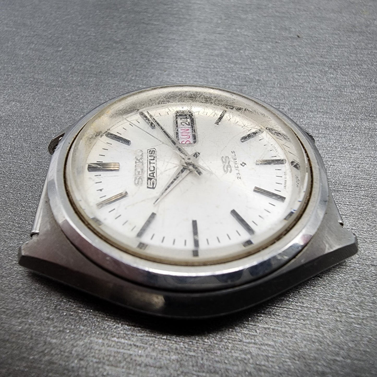 Seiko 5 Actus SS Watch Men 38mm Silver Dial Silver Tone Daydate 6106-7490 Runs