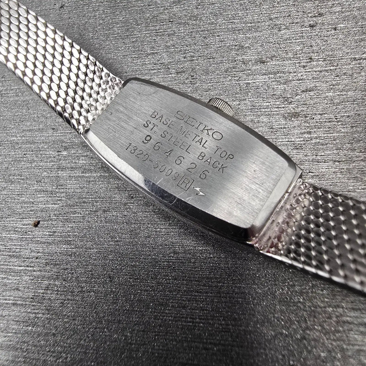 Seiko Watch Women 13mm Silver Dial Silver Tone Oval 1320-5009 New Battery10
