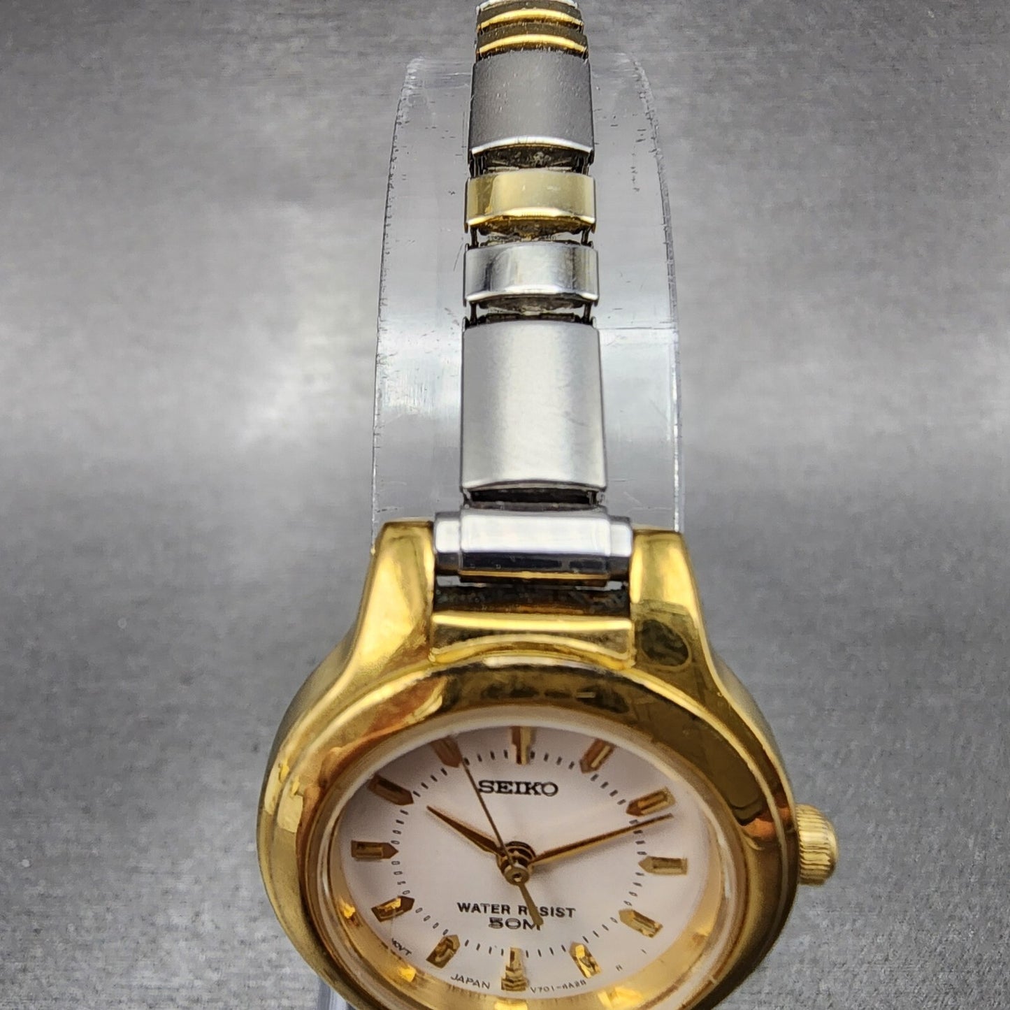 Seiko Watch Women 25mm White Dial Gold Tone Round V701-2H30 New Battery