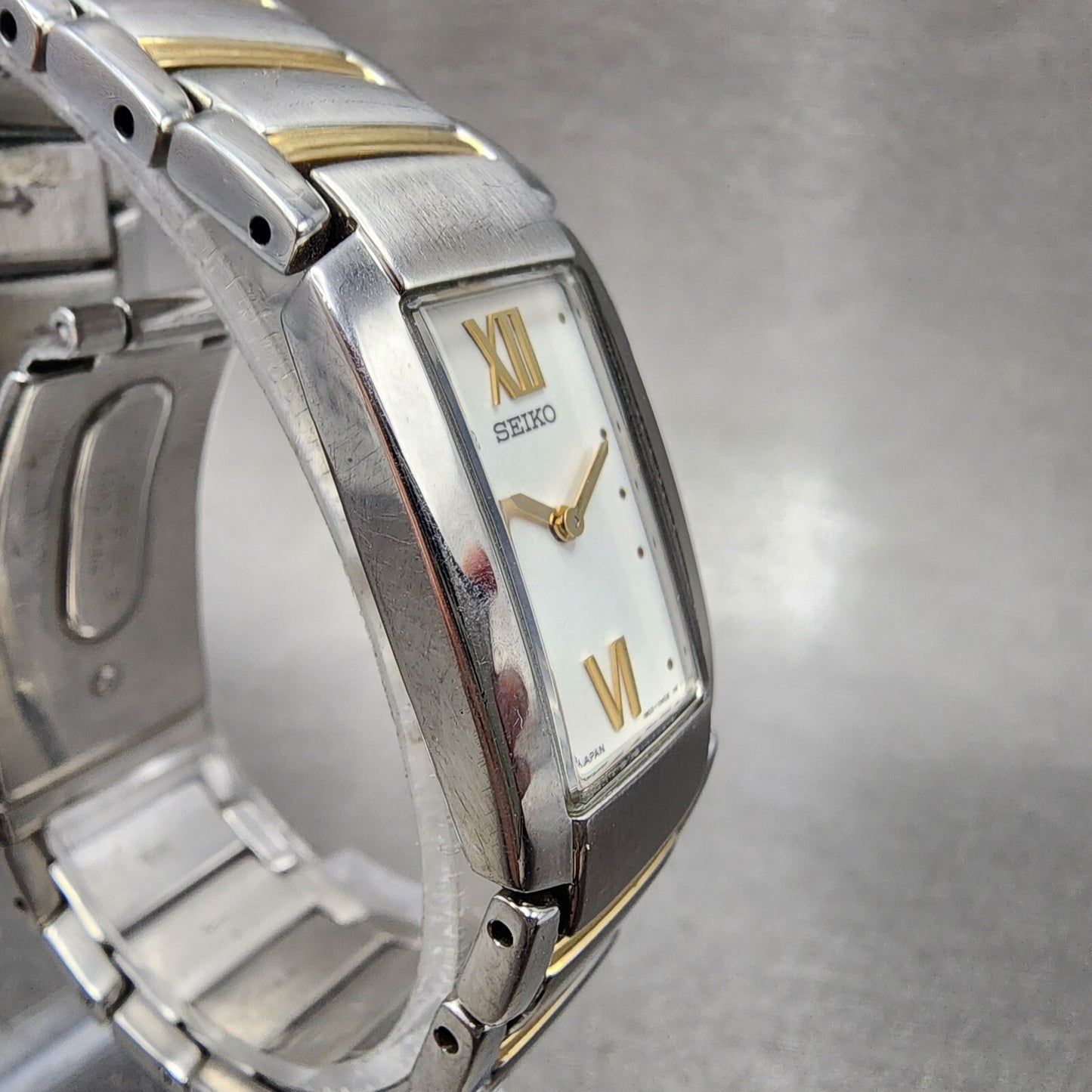 Seiko Tank Watch Women 18mm White Dial Toe Tone Rectangle 1n00-0ez0 New Battery
