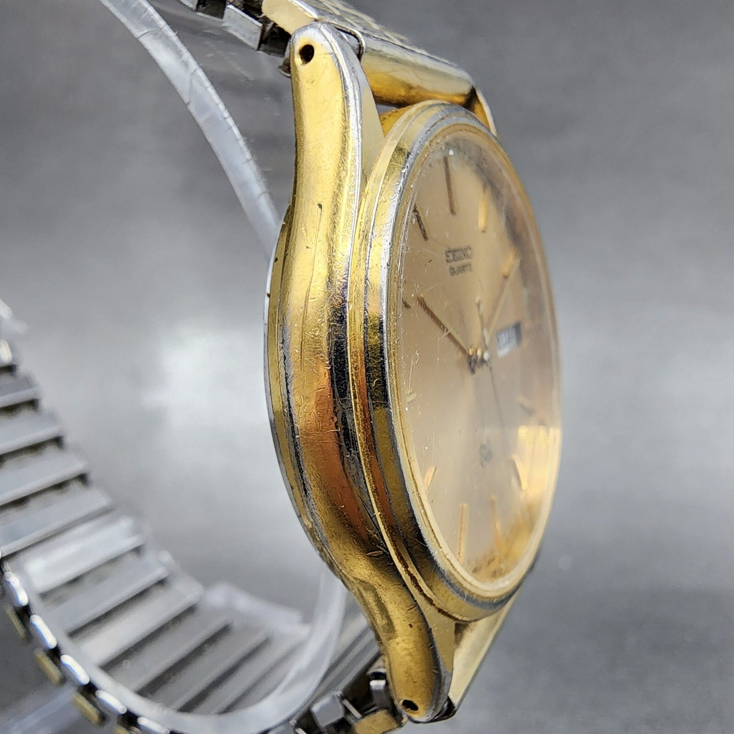 Seiko SQ Watch Men 34mm Gold Dial Gold Tone Dadyate Round 5Y23-7079 New Battery