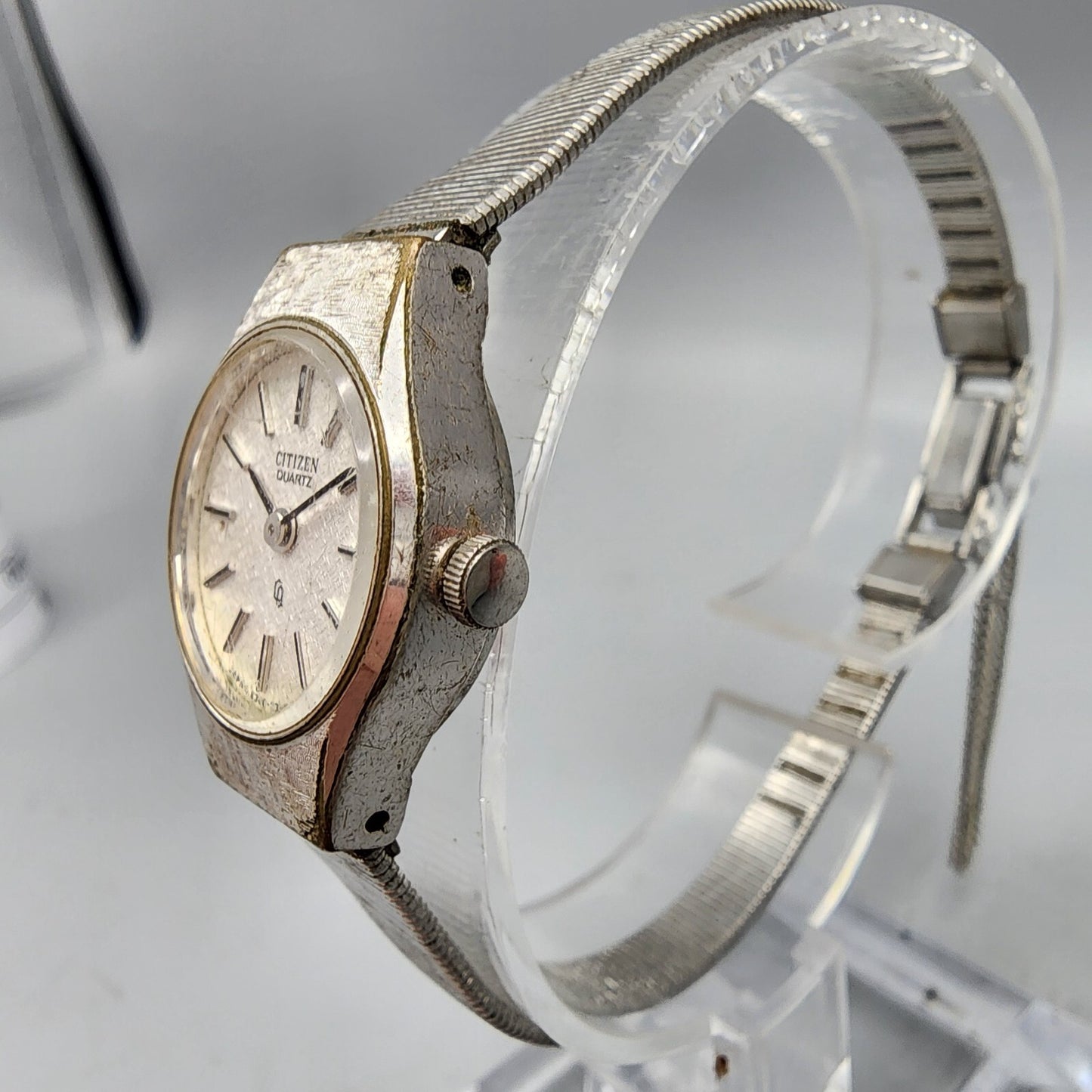 VTG Citizen CQ Watch Women 20mm Silver Dial Silver Tone 4-830385 New Battery