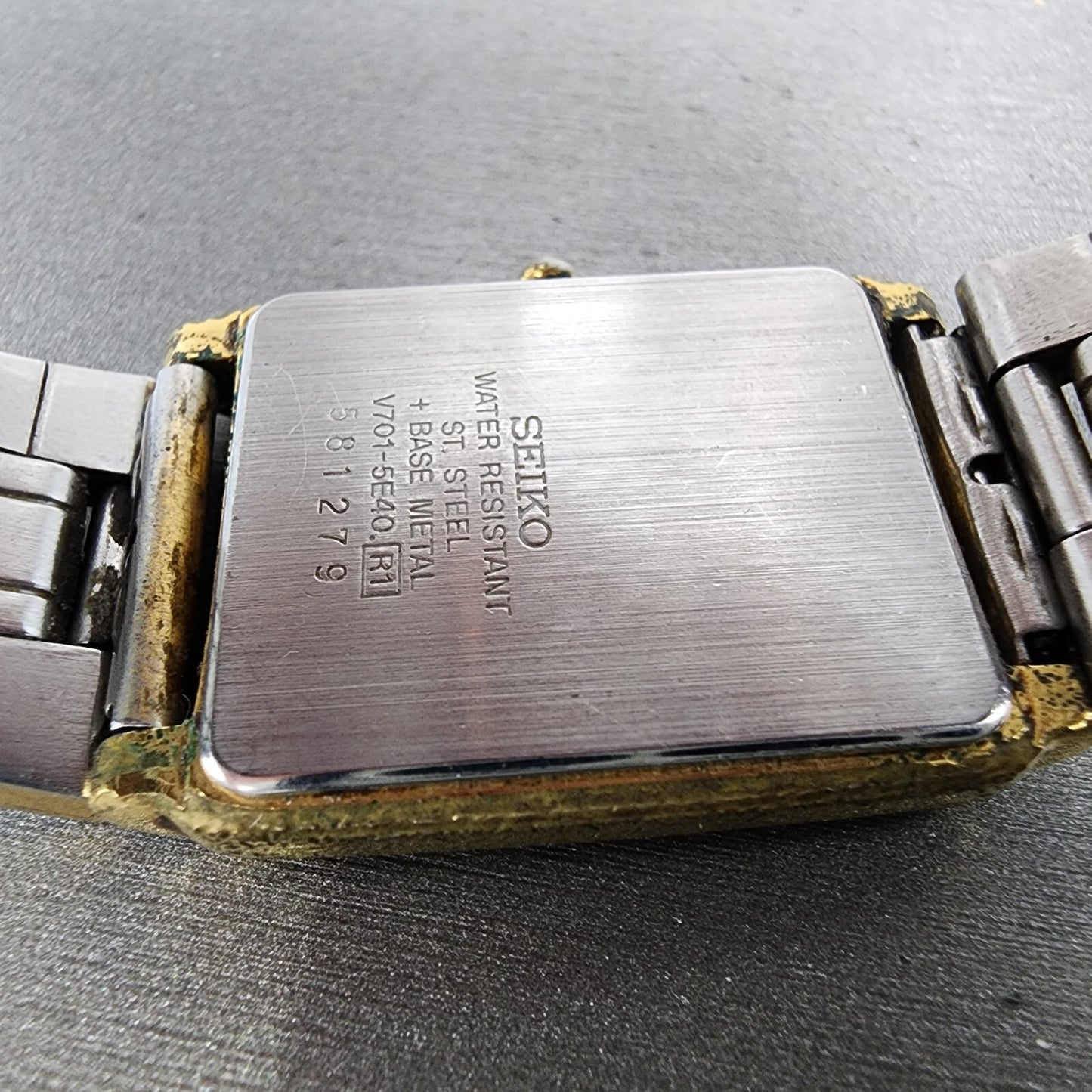 Seiko Tank Watch Men 26mm Champagne Dial Two Tone V701-5e40 New Battery