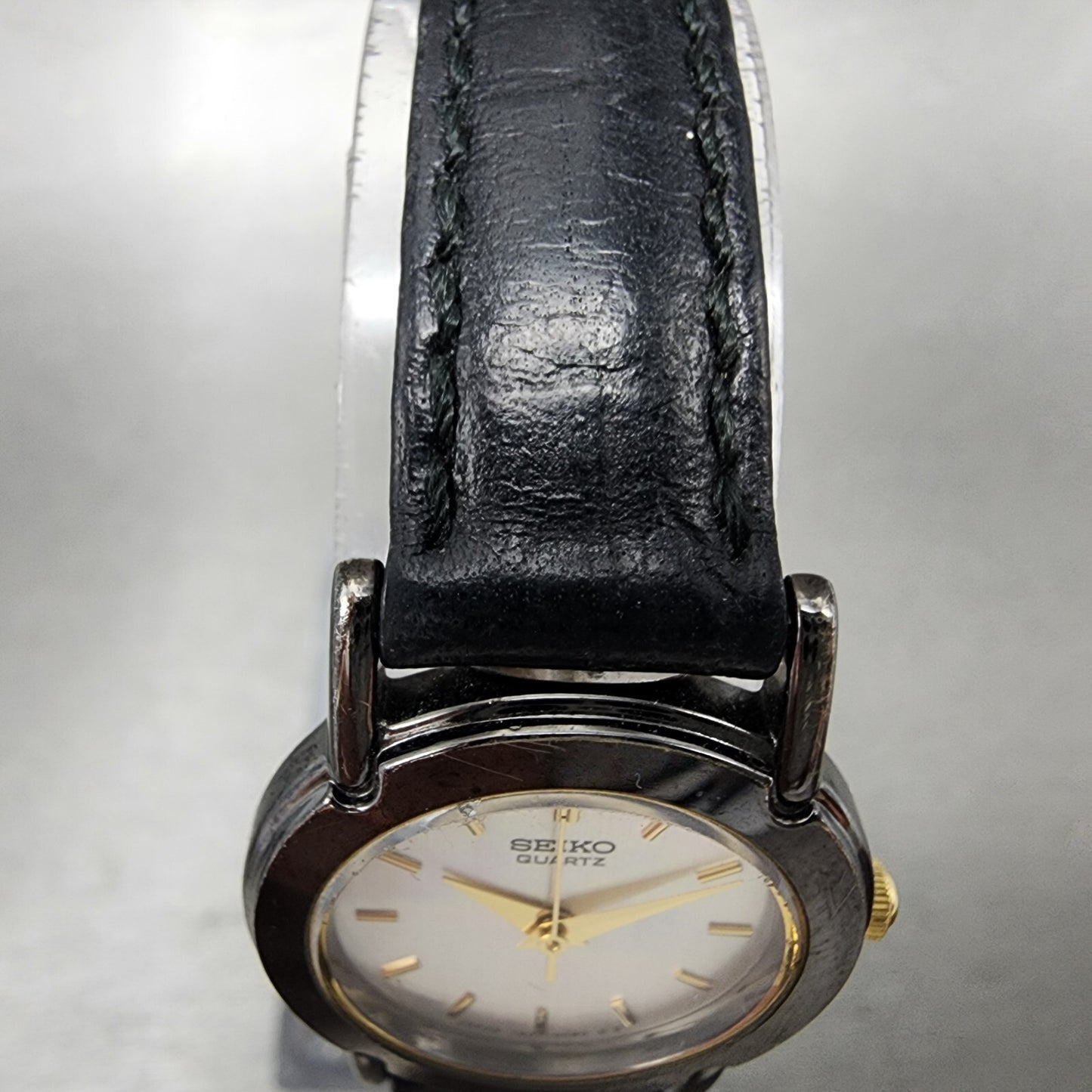 VTG Seiko Watch Women 22mm Silver Dial Black Tone Round 1N01-0A29 New Battery