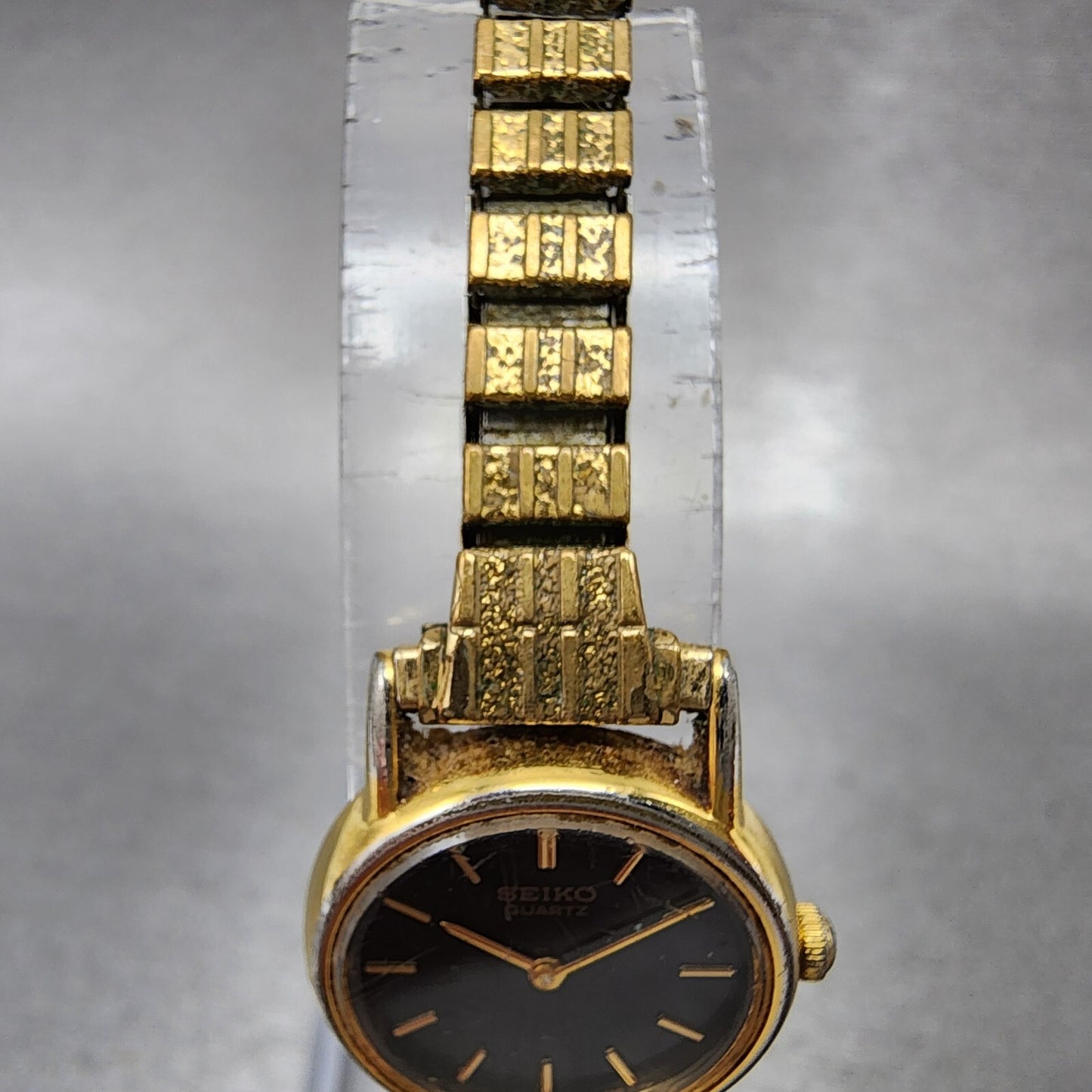 Seiko Watch Women 20mm Black Dial Gold Tone Round 2y00-0A19 New Battery Vintage