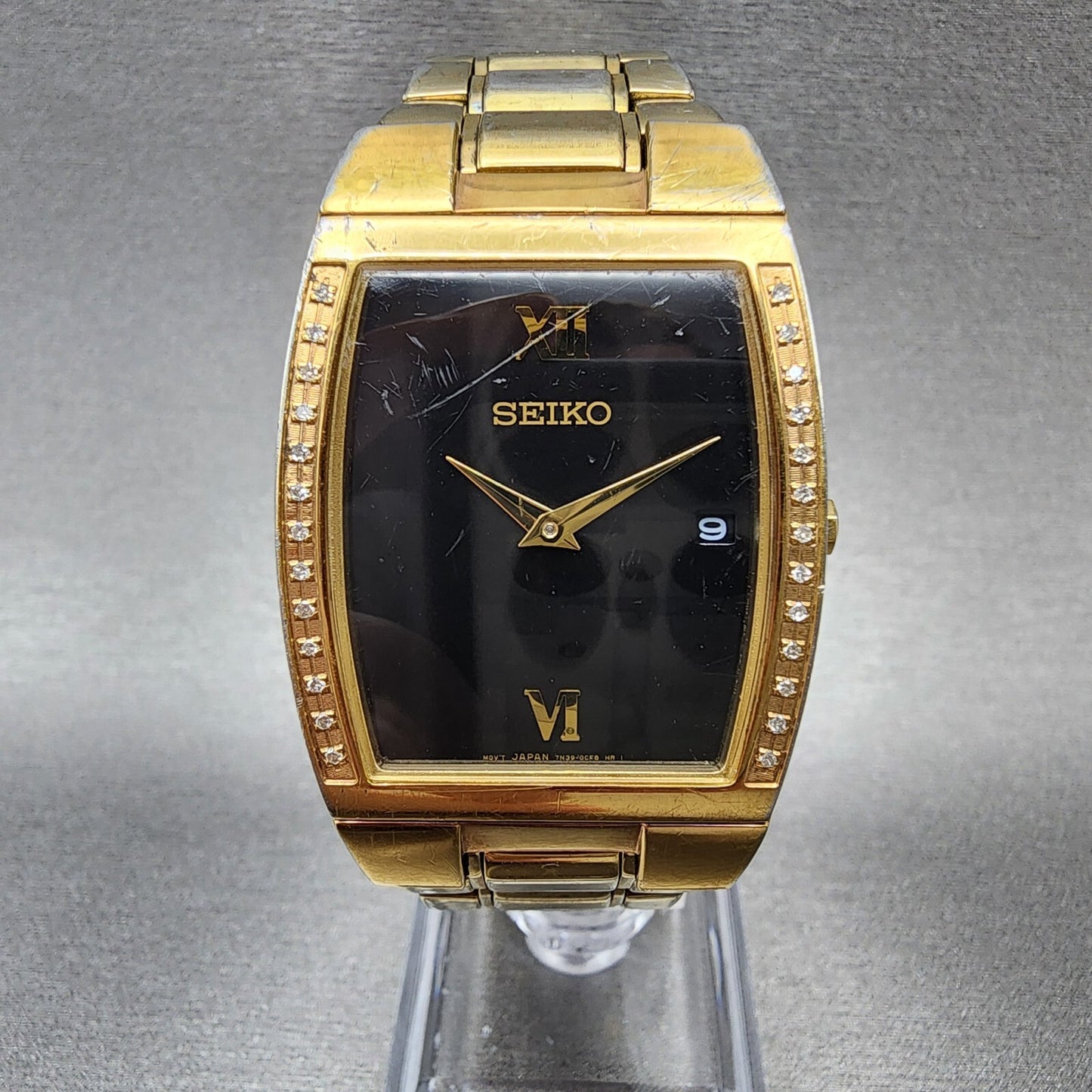 Seiko Watch Men 30mm Black Dial Gold Tone Diamond Bezel Tonneau 7N39-0BL0 NewBat