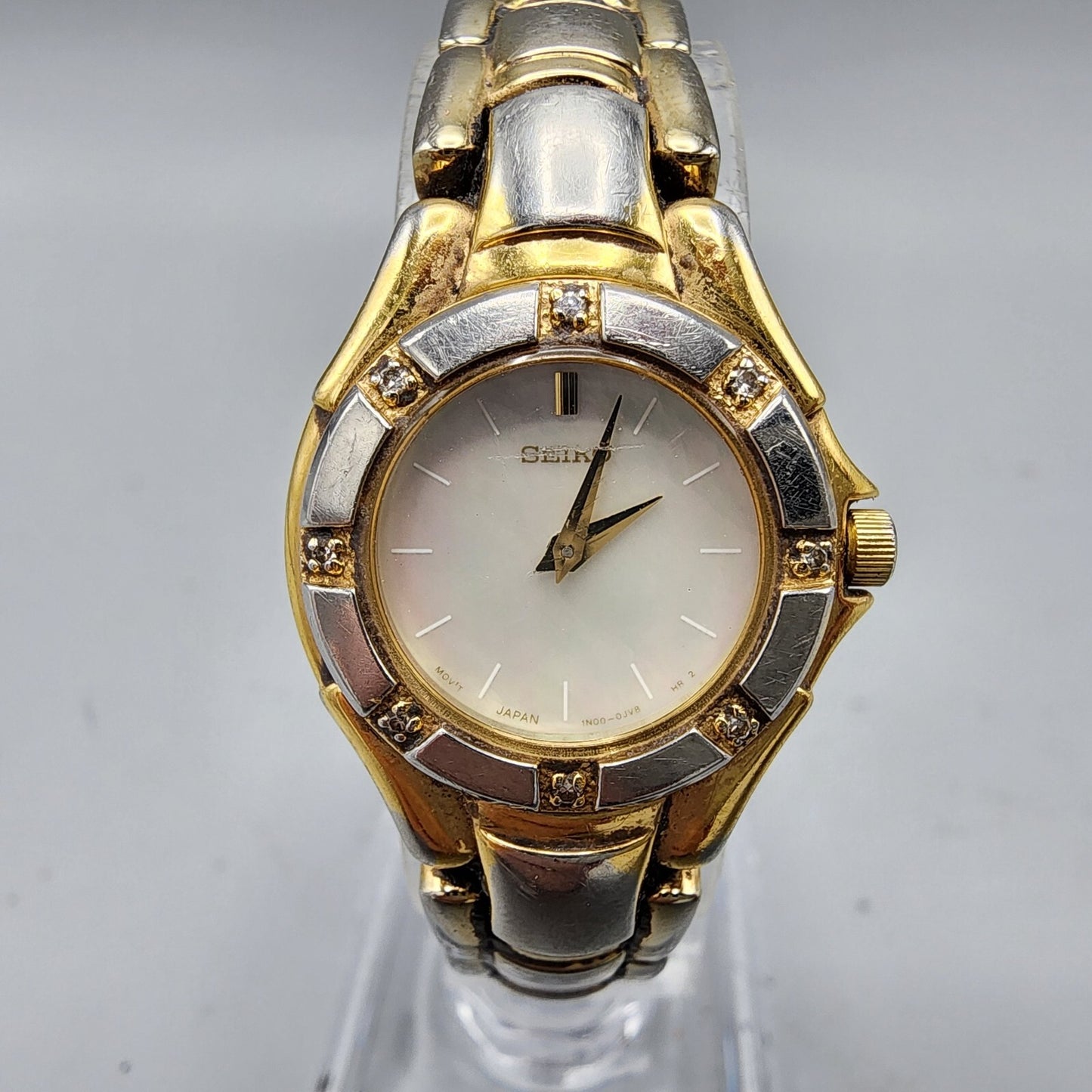 Vintage Seiko Watch Women Two Tone MOP Dial Diamond Bezel 22mm 1N00-0F20 New Bat