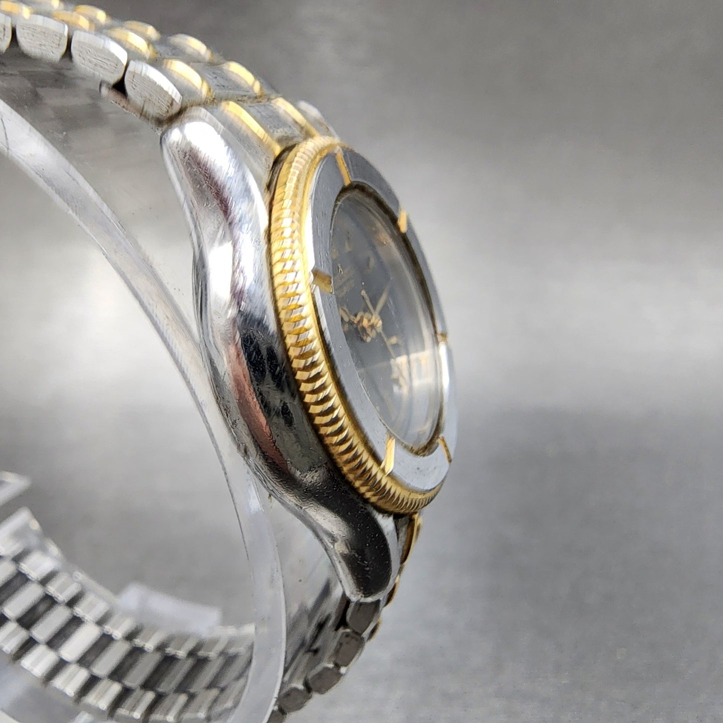 Seiko Watch Women 25mm Gray Dial Two Tone 7321-0150 New Battery