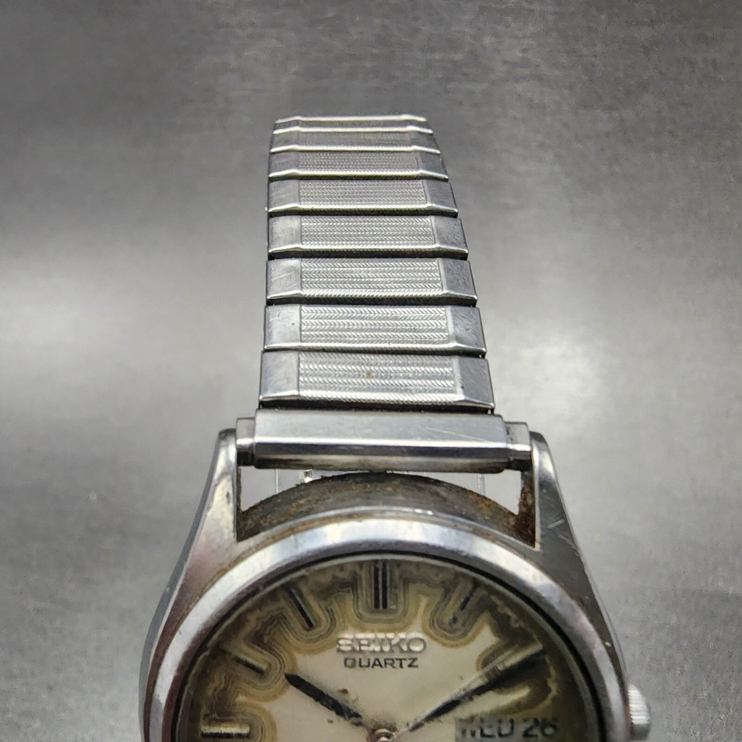 Seiko SQ Watch Men 32mm Silver Dial Silver Tone Daydate Round 8123-6220 PARTS