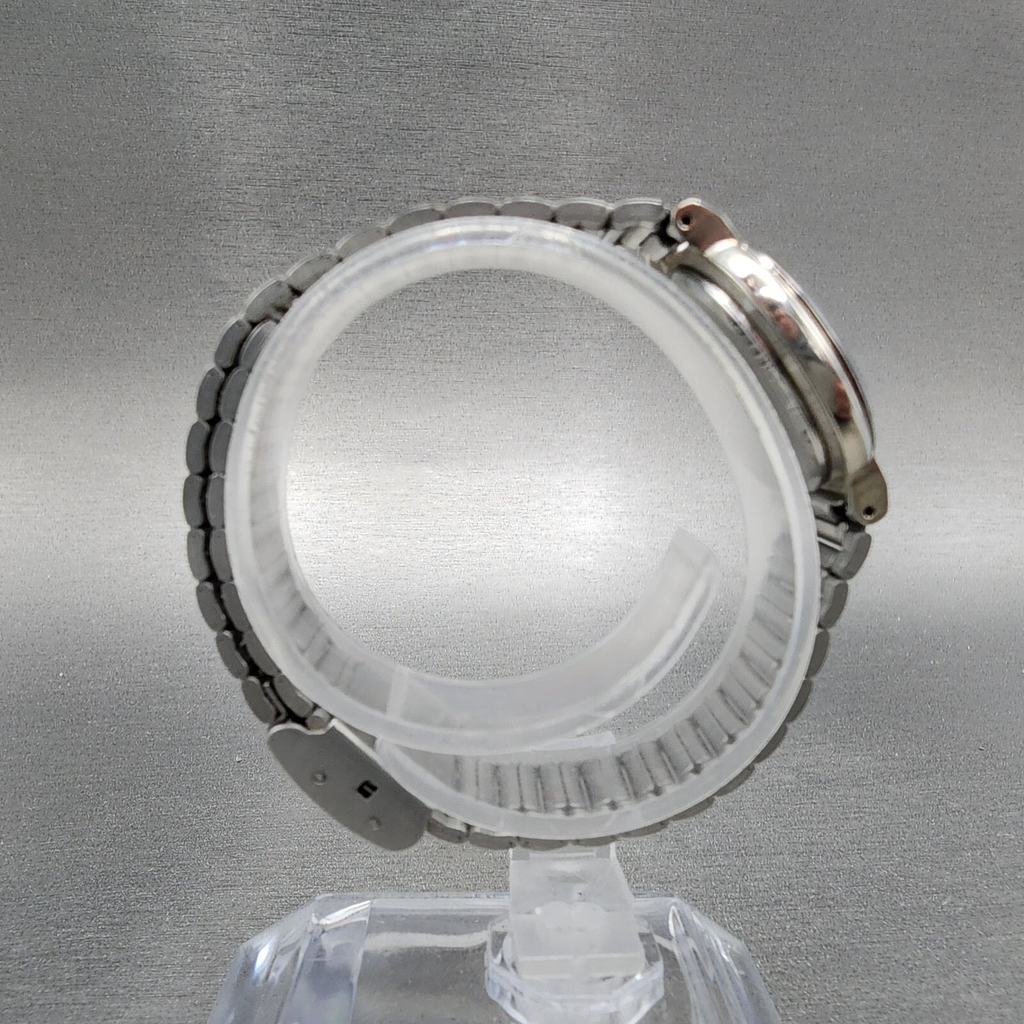 Seiko Alba Urban Watch Women 25mm White Dial Silver Tone Round NewBatt V401-0050