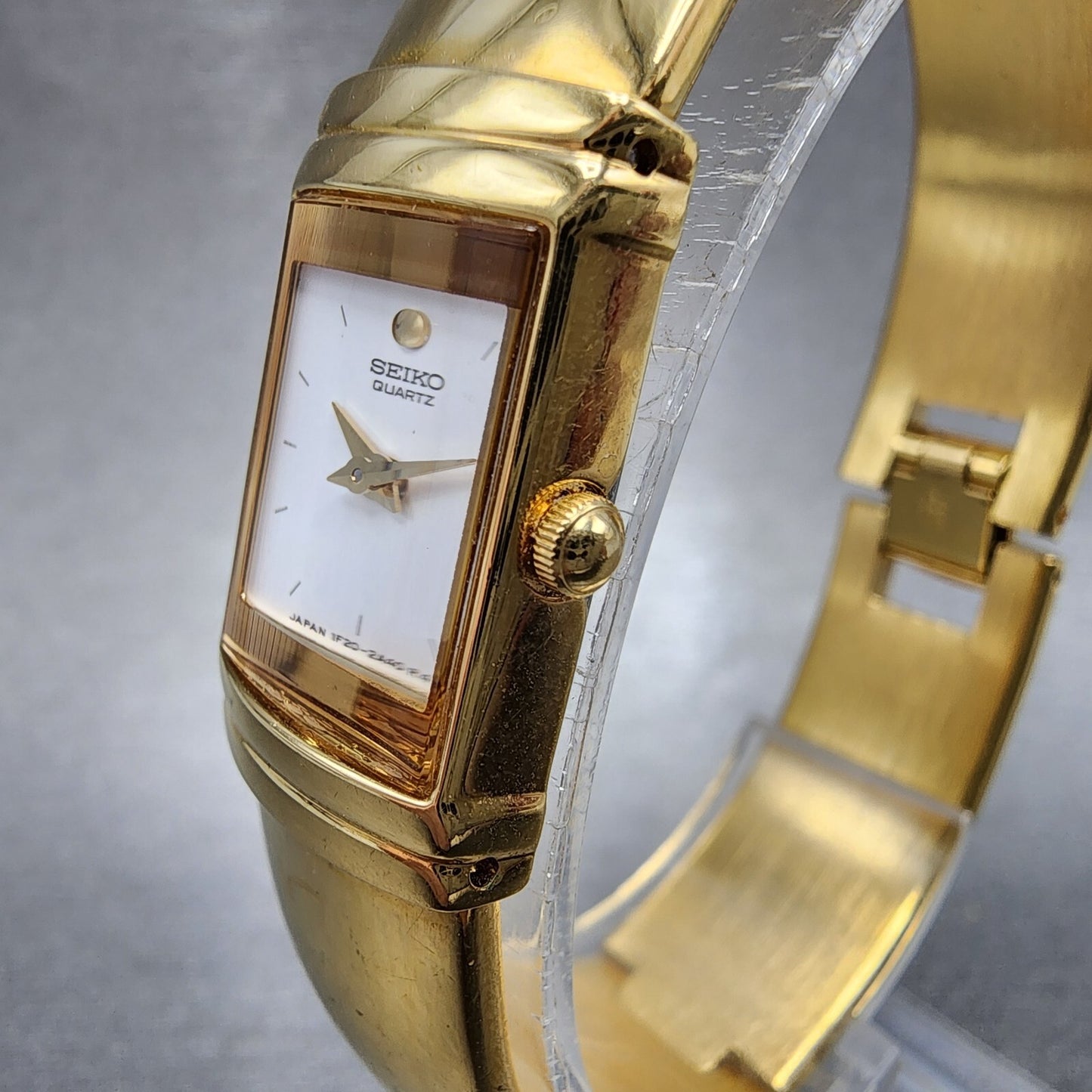 Seiko Watch Women 15mm White Dial Gold Tone Rectangle 1F20-5K19 New Battery