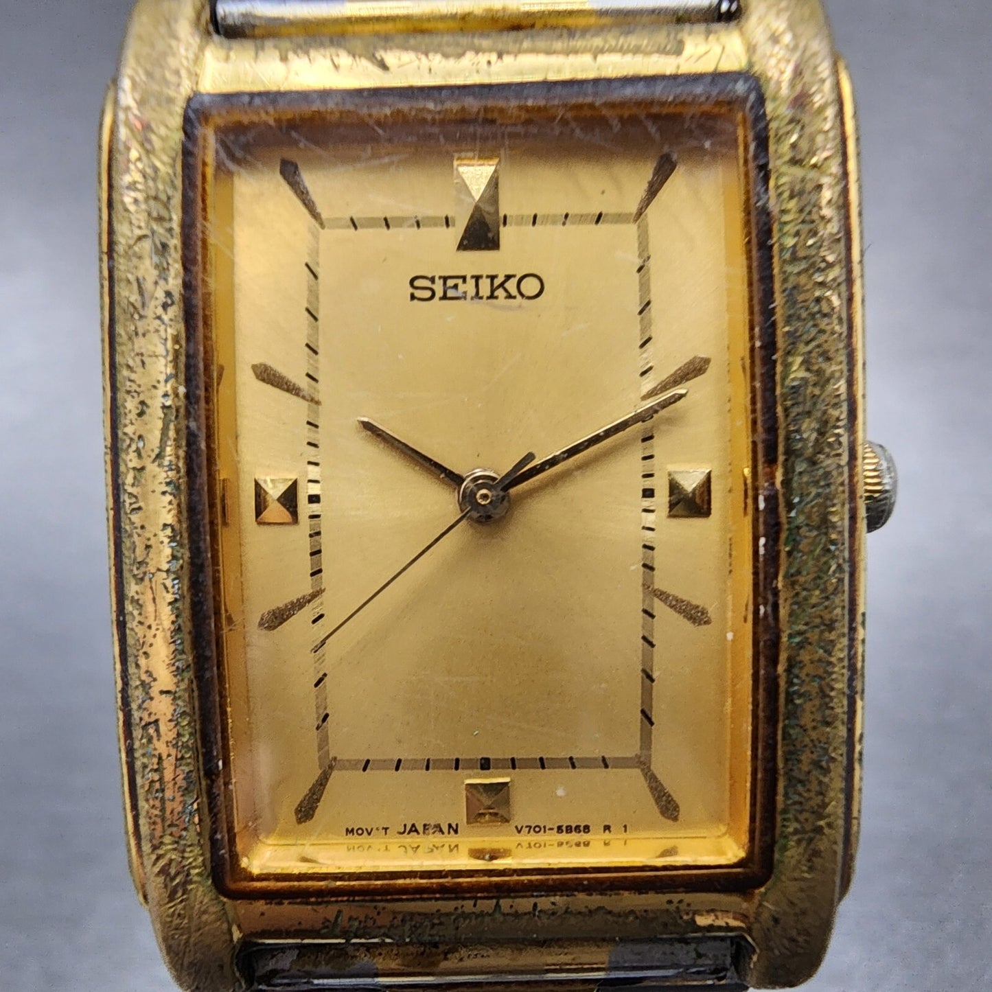 Seiko Tank Watch Men 26mm Champagne Dial Two Tone V701-5e40 New Battery