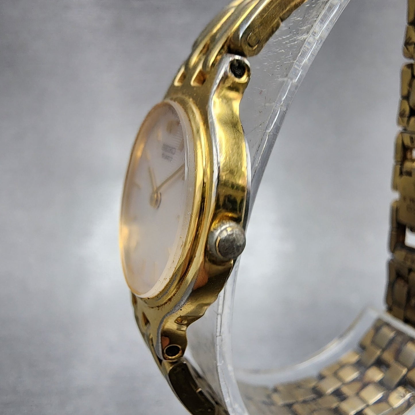 Seiko Watch Women 22mm White Dial Gold Tone Round 1n00-0a99 New Battery