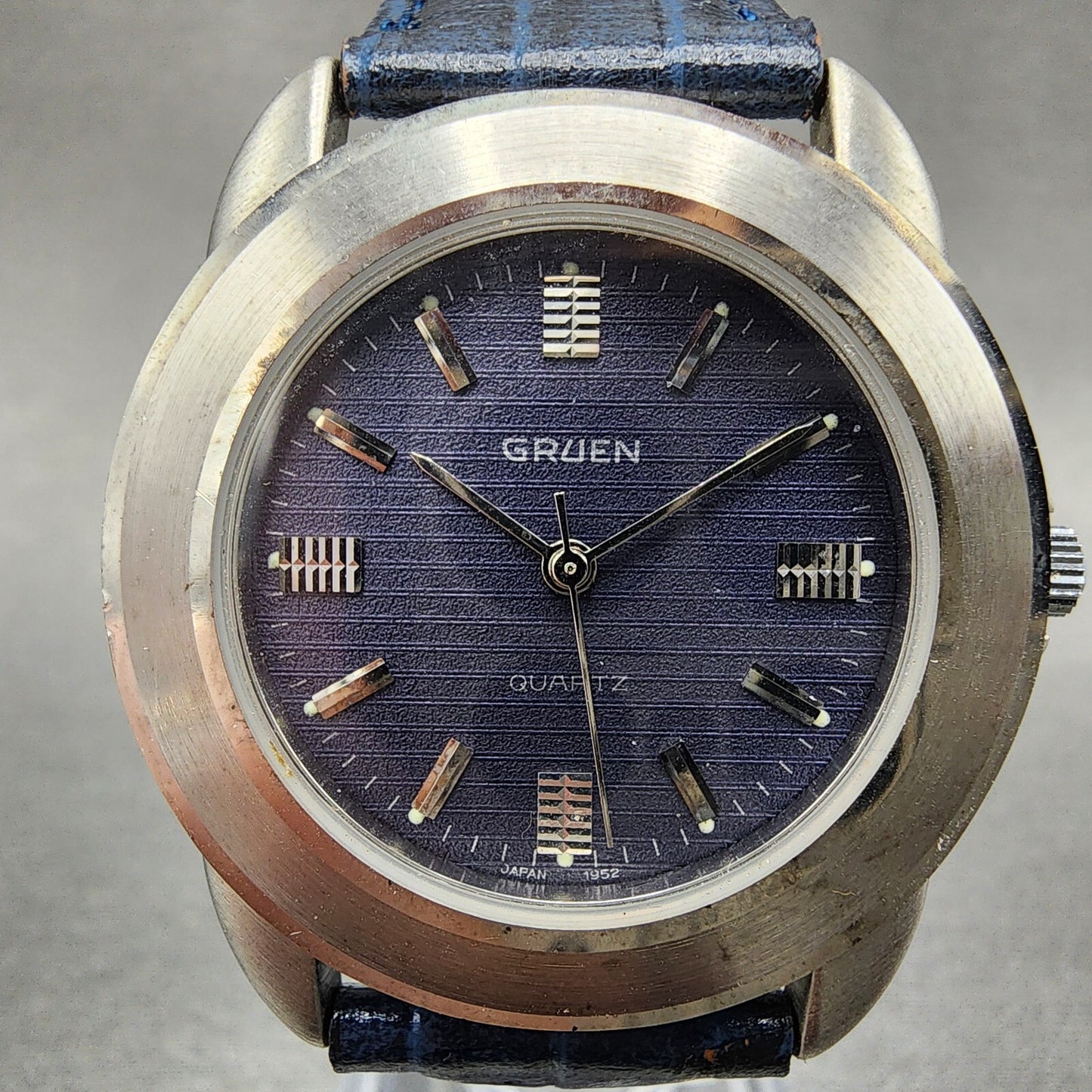Gruen Watch Men 34mm Blue Dial Silver Tone Round Leather Band New Battery