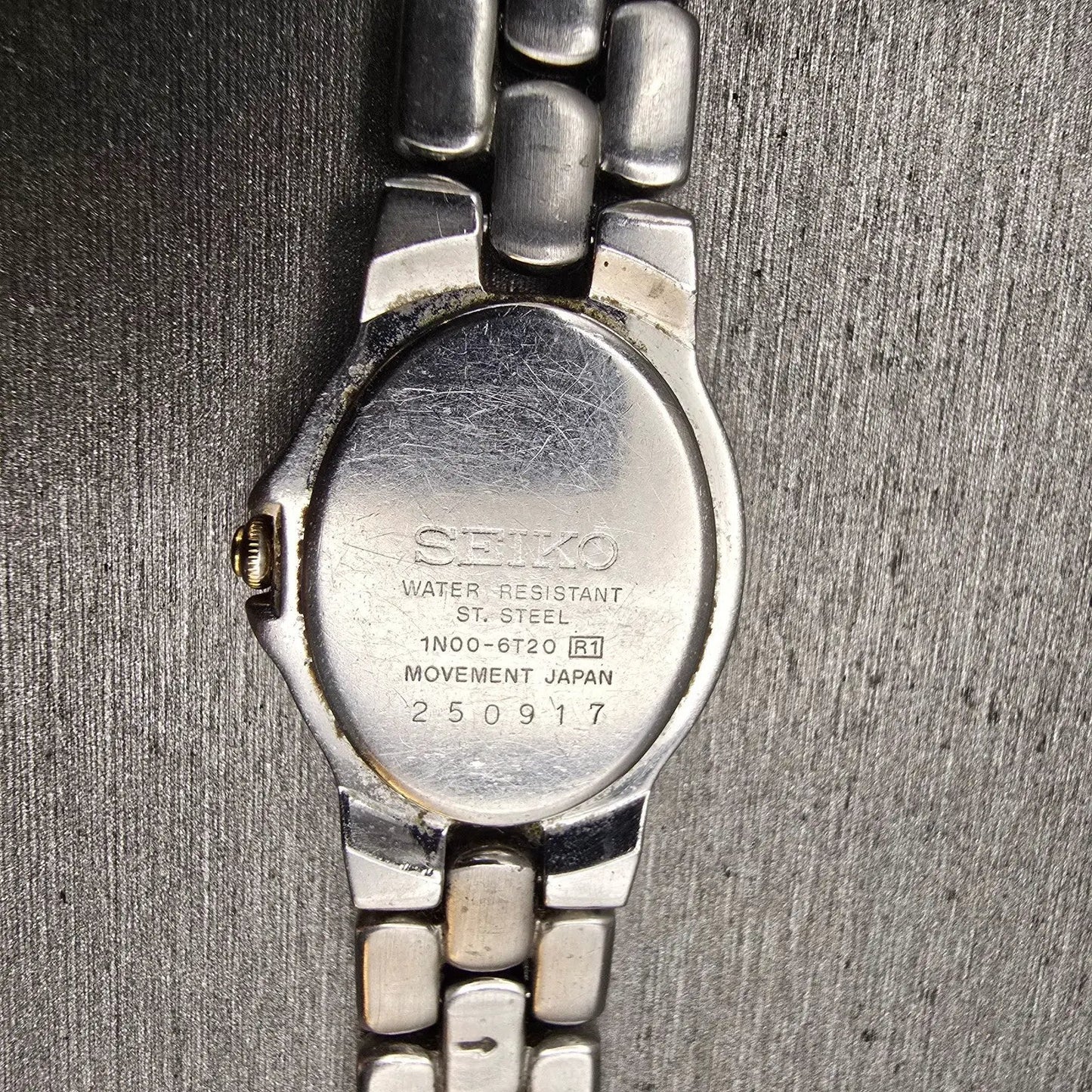 Seiko Watch Women 18mm Blue Dial Two Tone Oval 1N00-6T20 New Battery Vintage10