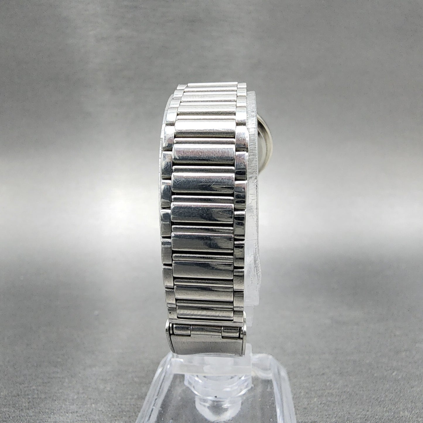 Seiko Alba Urban Watch Women 25mm White Dial Silver Tone Round NewBatt V401-0050