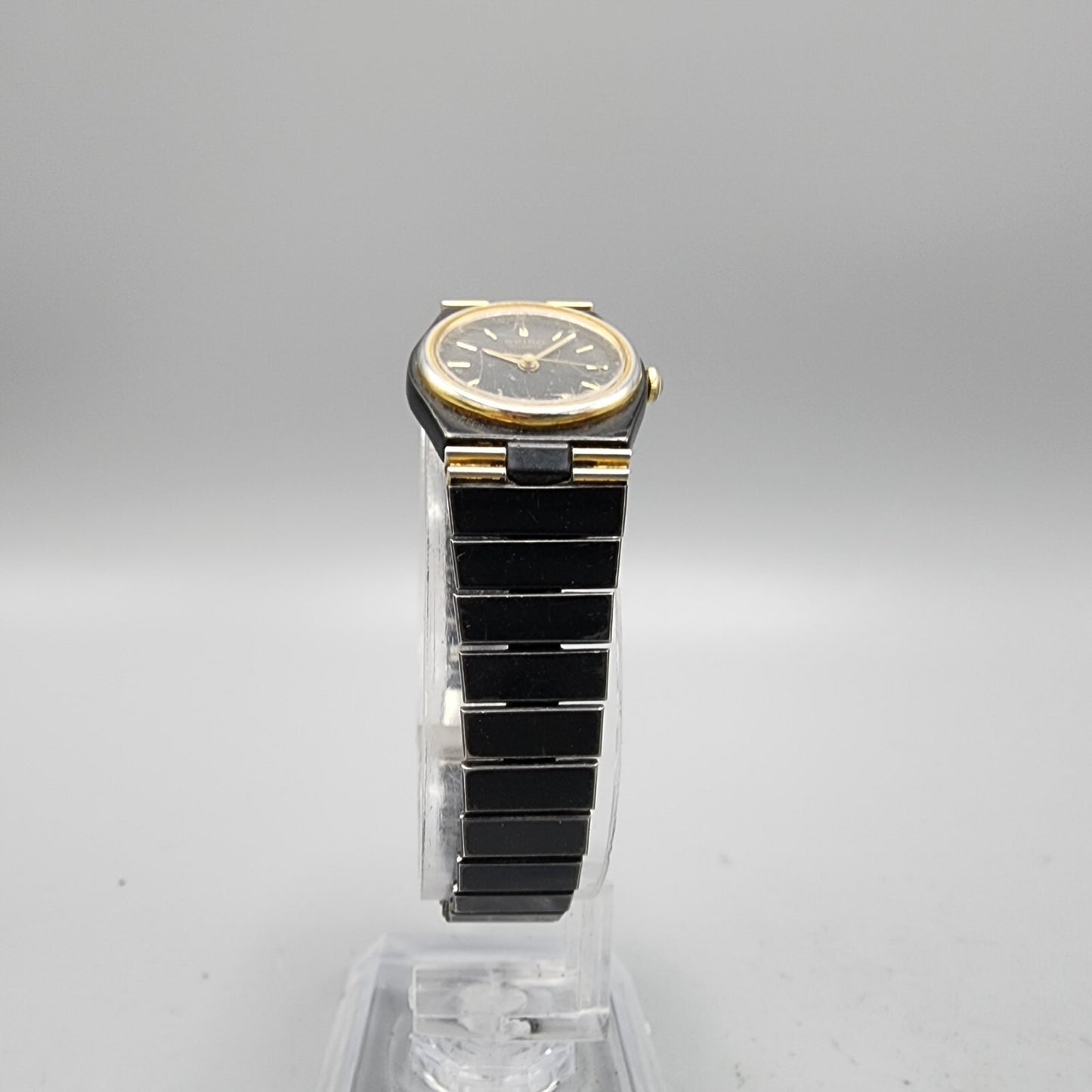 Vintage Seiko Watch Women Black Gold Tone Round 20mm 7321-0249 New Battery
