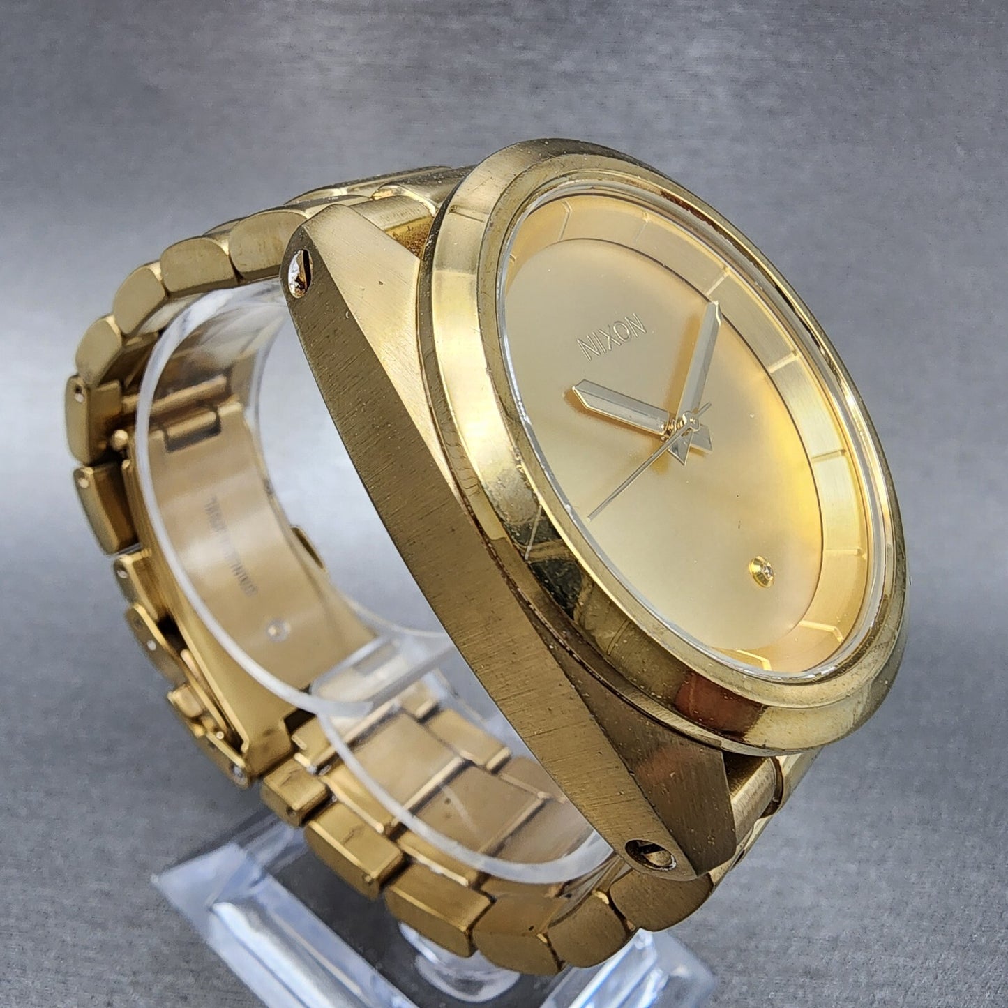 Nixon Kingpin Watch Men 41mm Gold Dial Gold Tone Round New Battery
