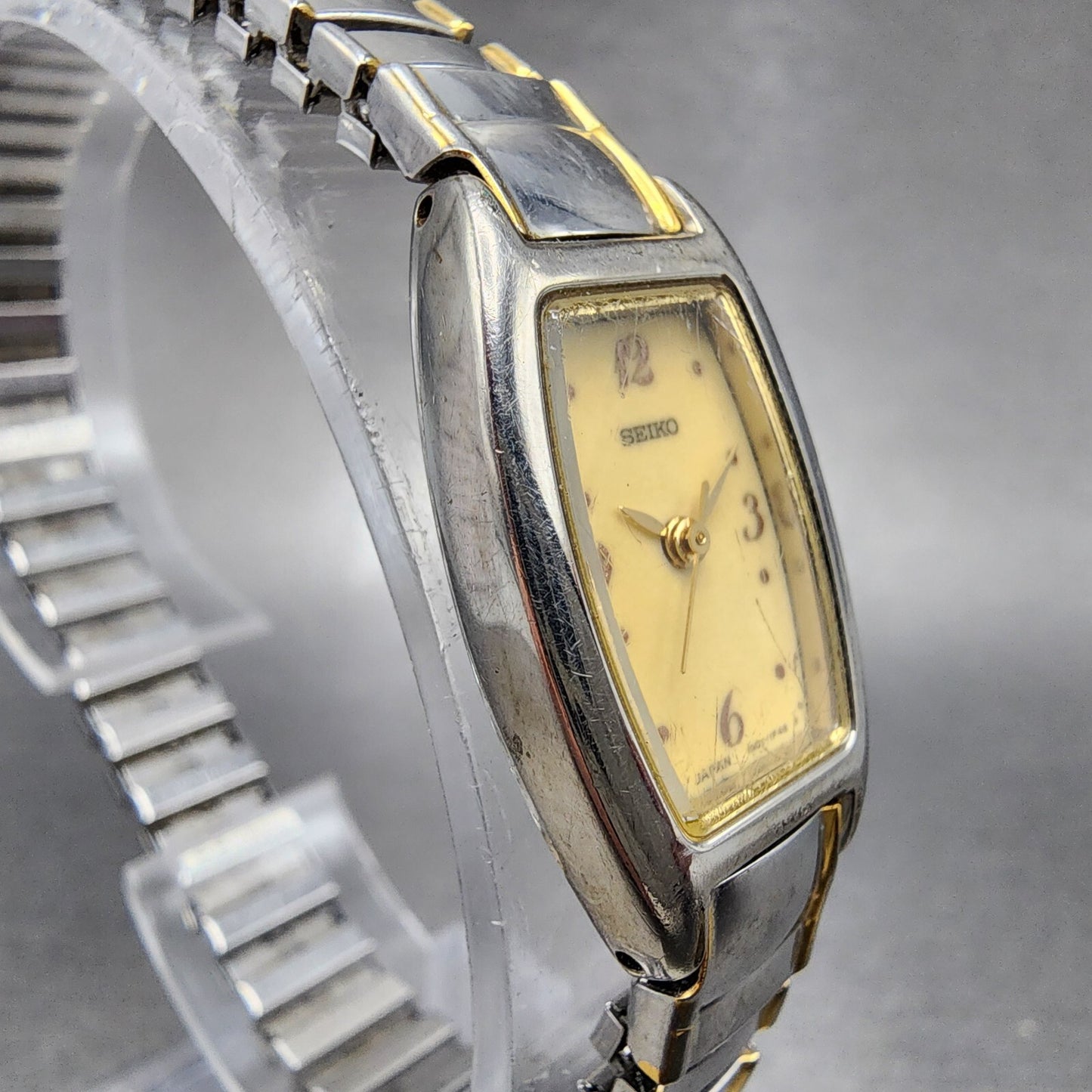 VTG Seiko Watch Women 16mm Cream Dial Silver Tone Rectangle 1N01-5B69 New Batt
