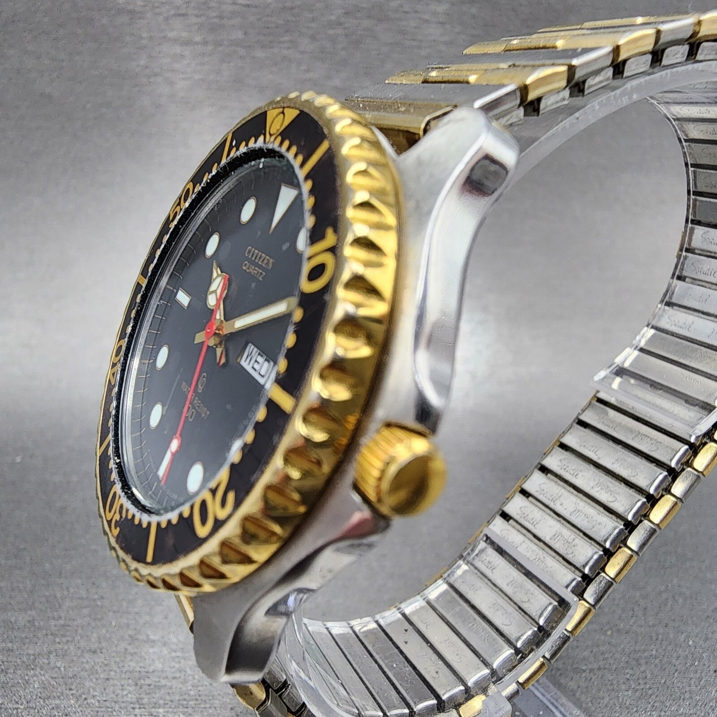 Citizen CQ Dive Watch Men 40mm Black Dial Two Tone Daydate Round New Battery