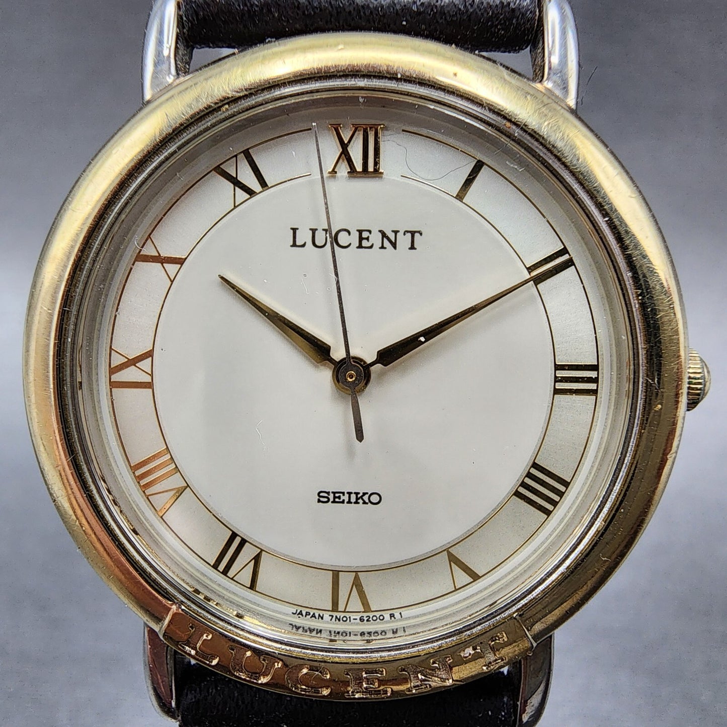 Seiko Lucent Watch Men 31mm White Dial Two Tone Round 7N01-6150 New Battery