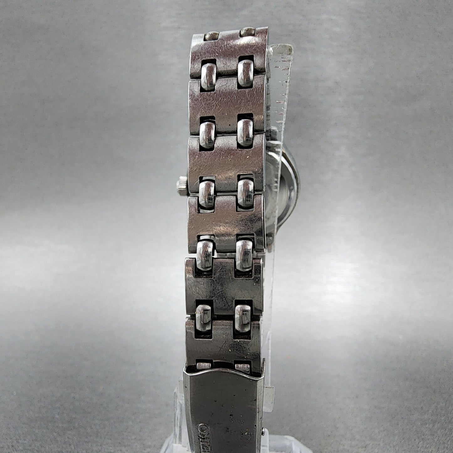 Seiko Chorus Watch Women 25mm Silver Dial Silver Tone Date Manual 2118-0200 Runs