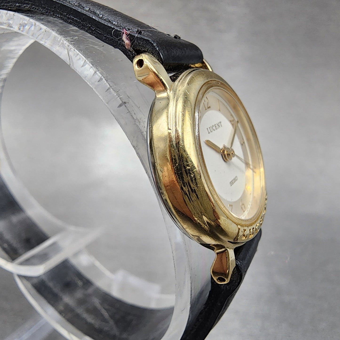 Seiko Lucent Watch Women 22mm White Dial Gold Tone 4n21-0360 New Battery