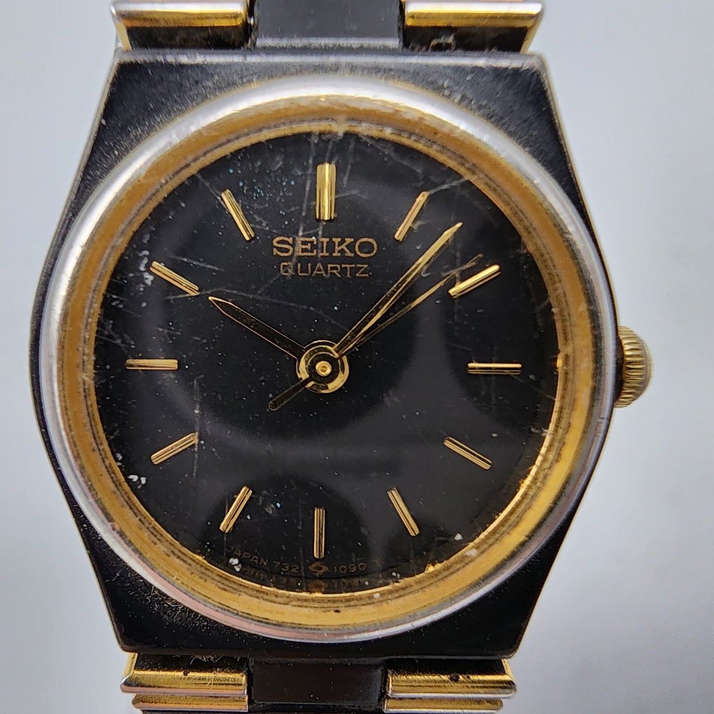 Vintage Seiko Watch Women Black Gold Tone Round 20mm 7321-0249 New Battery