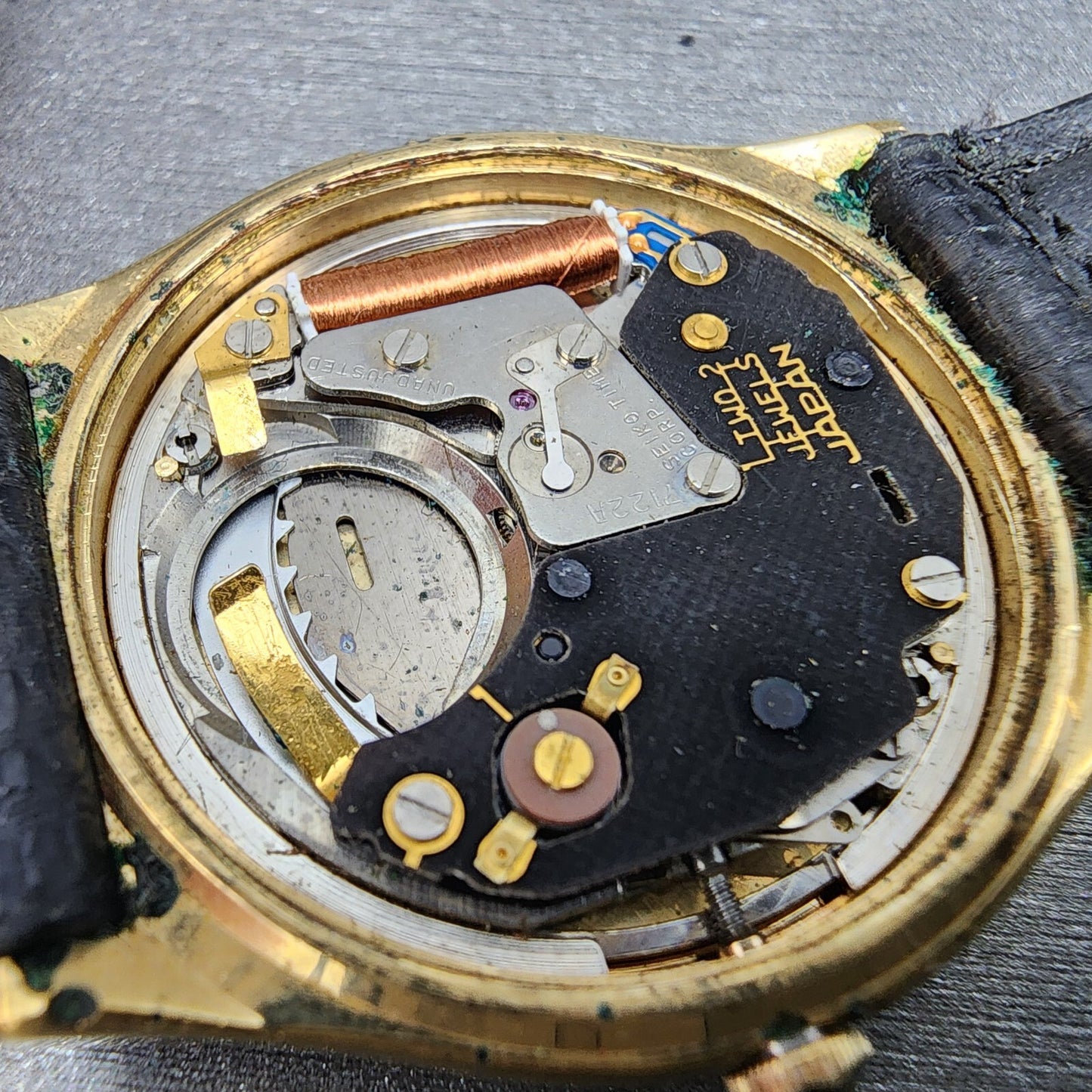 VTG Seiko SQ Watch Men 33mm Gold Dial Gold Tone Daydate Round 7122-7049 PARTS