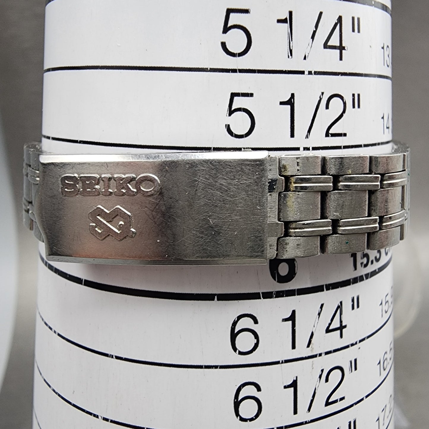Seiko Sq Watch Women 23mm Silver Dial Silver Tone Date 85220059 New Battery10