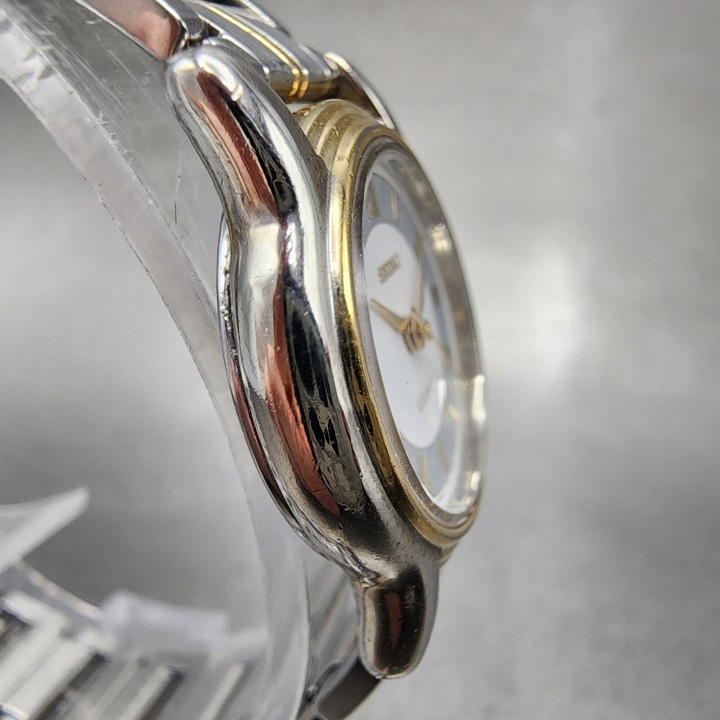 Seiko Lucent Watch Women 22mm White Dial Two Tone Round 1f21-0j80 New Battery