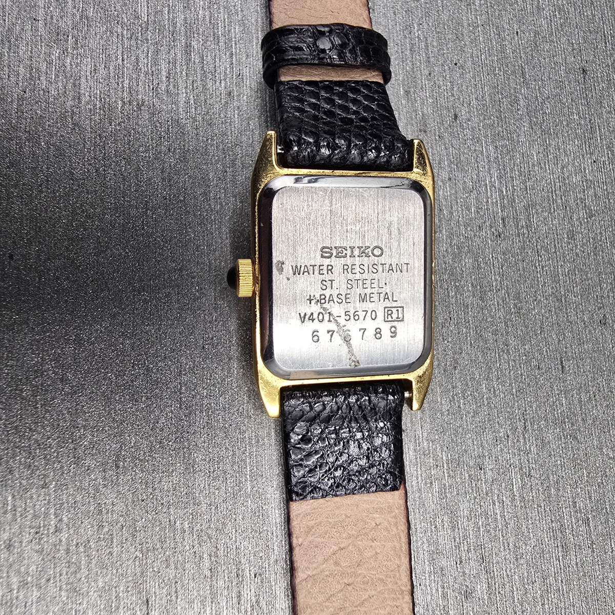 Seiko Tank Watch Women 18mm Black Dial Gold Rectangle V401-5670 New Battery10