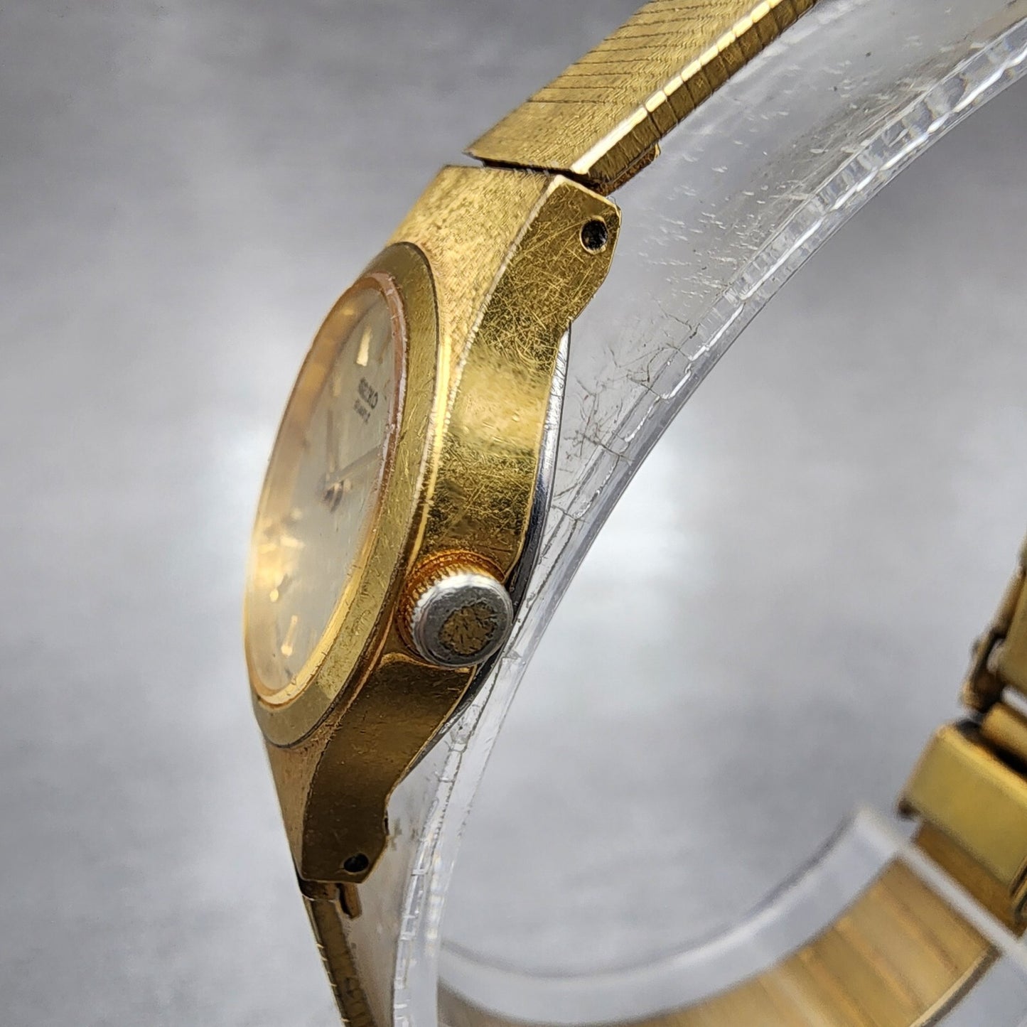 Seiko Watch Women 19mm Champagne Dial Gold Tone 4n00-0661 New Battery