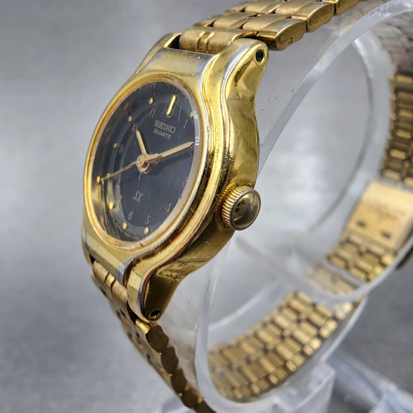 VTG Seiko SX Watch Women 19mm Black Dial Gold Tone Round V401-0281 New Battery