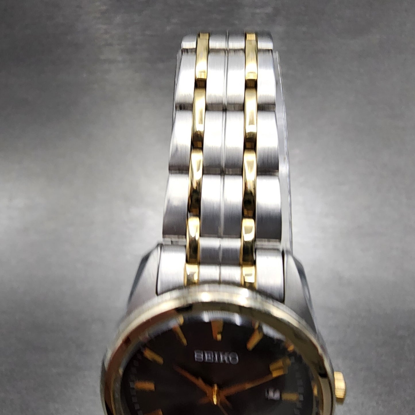 Seiko Watch Women 27mm Gray Dial Two Tone Date Round 7N82-0HF0 New Battery