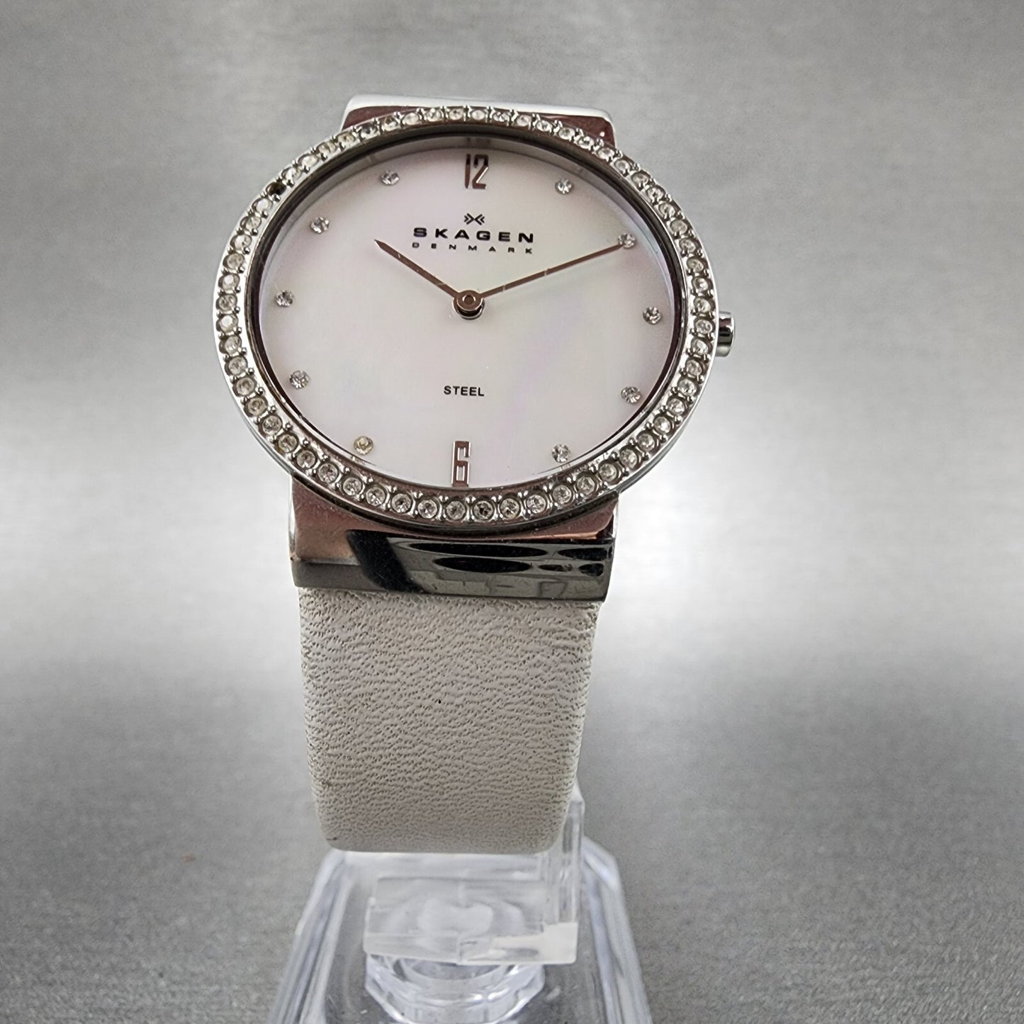 Skagen Steel Watch Women 32mm MOP Dial Silver Tone Round C644LSLW1 New Battery