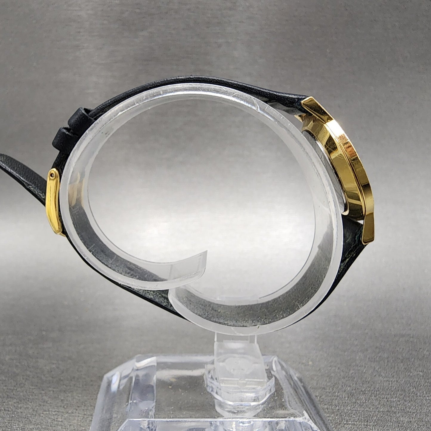 Movado Museum Watch Women 25mm Black Dial Gold Tone Round 87-25-832 New Batt B12
