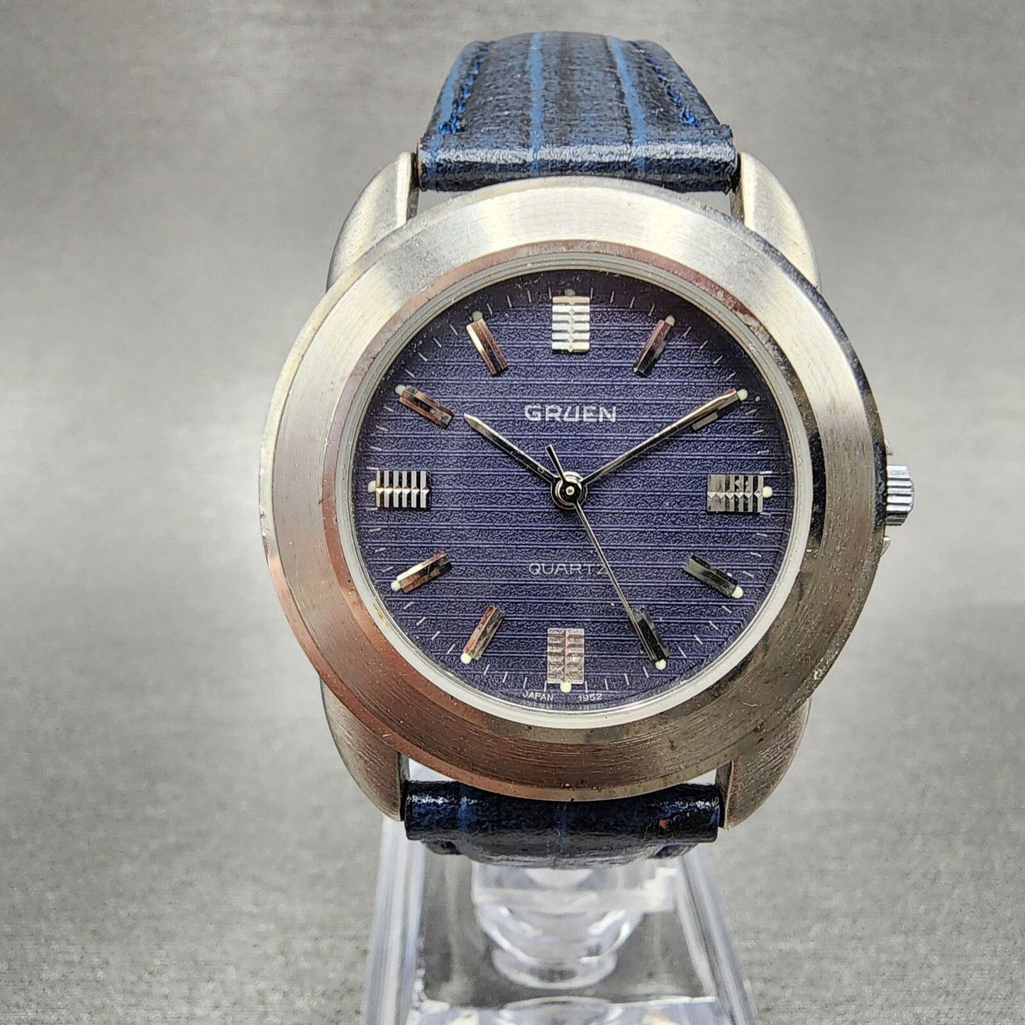 Gruen Watch Men 34mm Blue Dial Silver Tone Round Leather Band New Battery