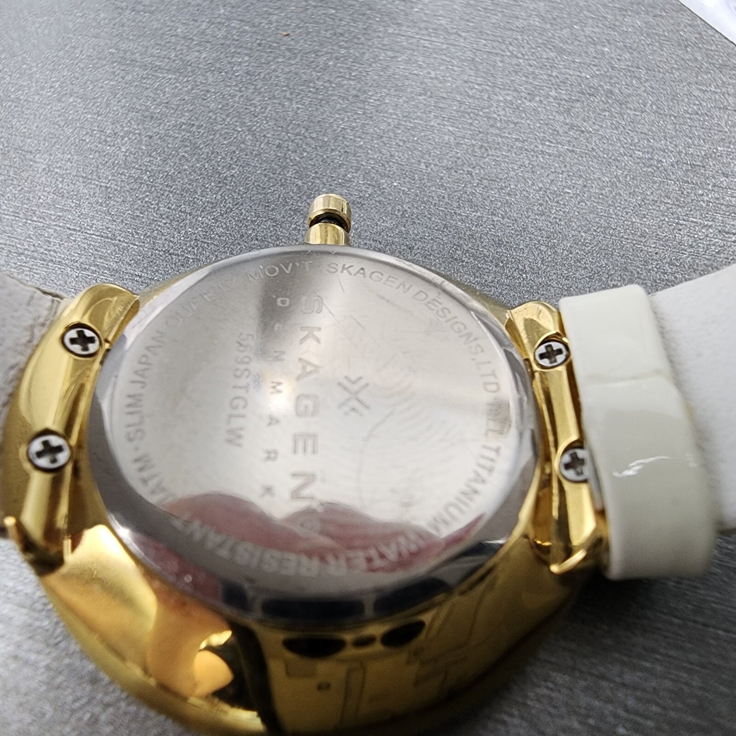 Skagen Watch Women 31mm MOP Dial Gold Tone Titanium Round 569STGLW New Battery