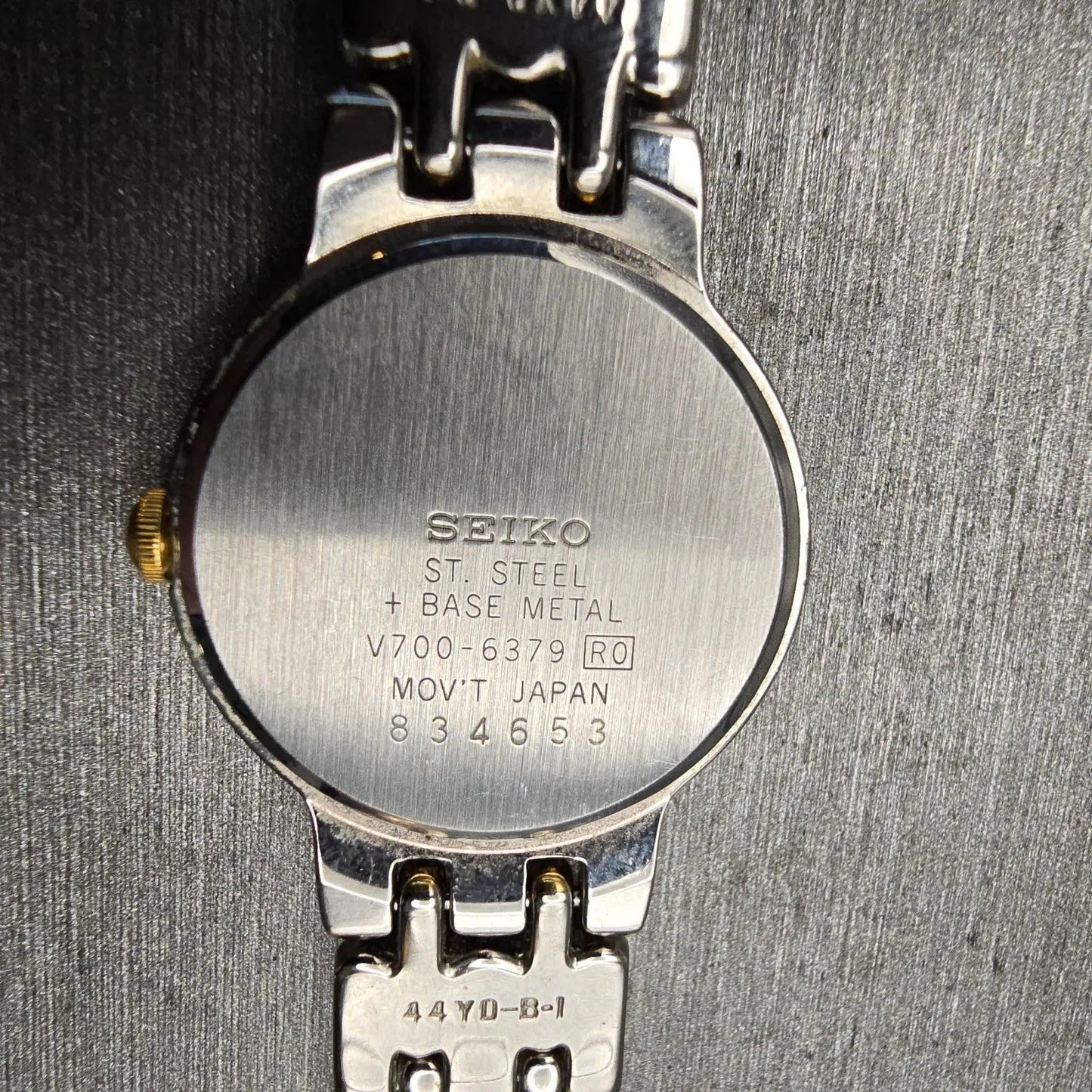 Seiko Watch Women 24mm White Dial Two Tone Round V700-6379 New Battery Vintage10
