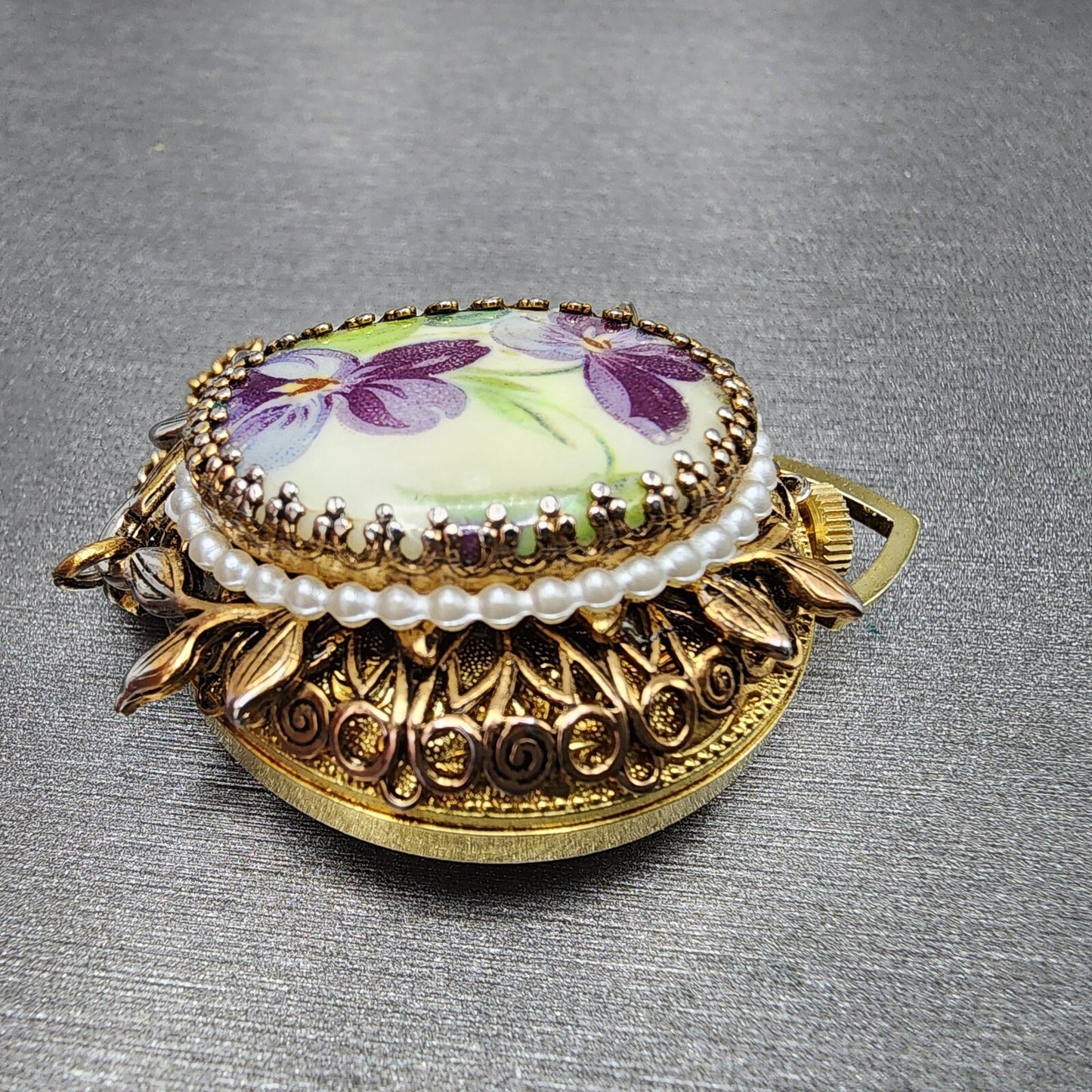 VTG Lucerne Pocket Watch Women Gold Tone Floral Brooch Round Manual Wind PARTS