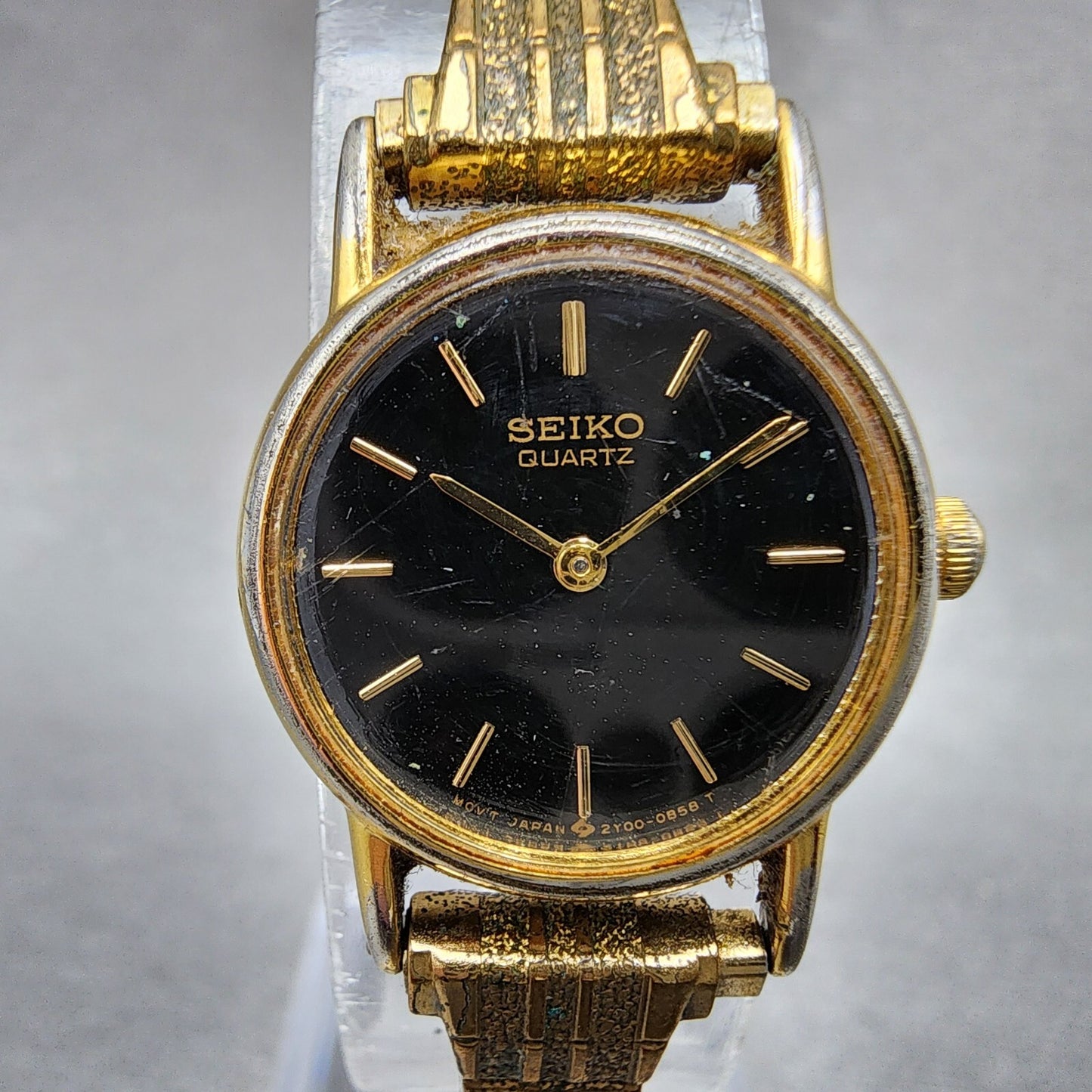 Seiko Watch Women 20mm Black Dial Gold Tone Round 2y00-0A19 New Battery Vintage