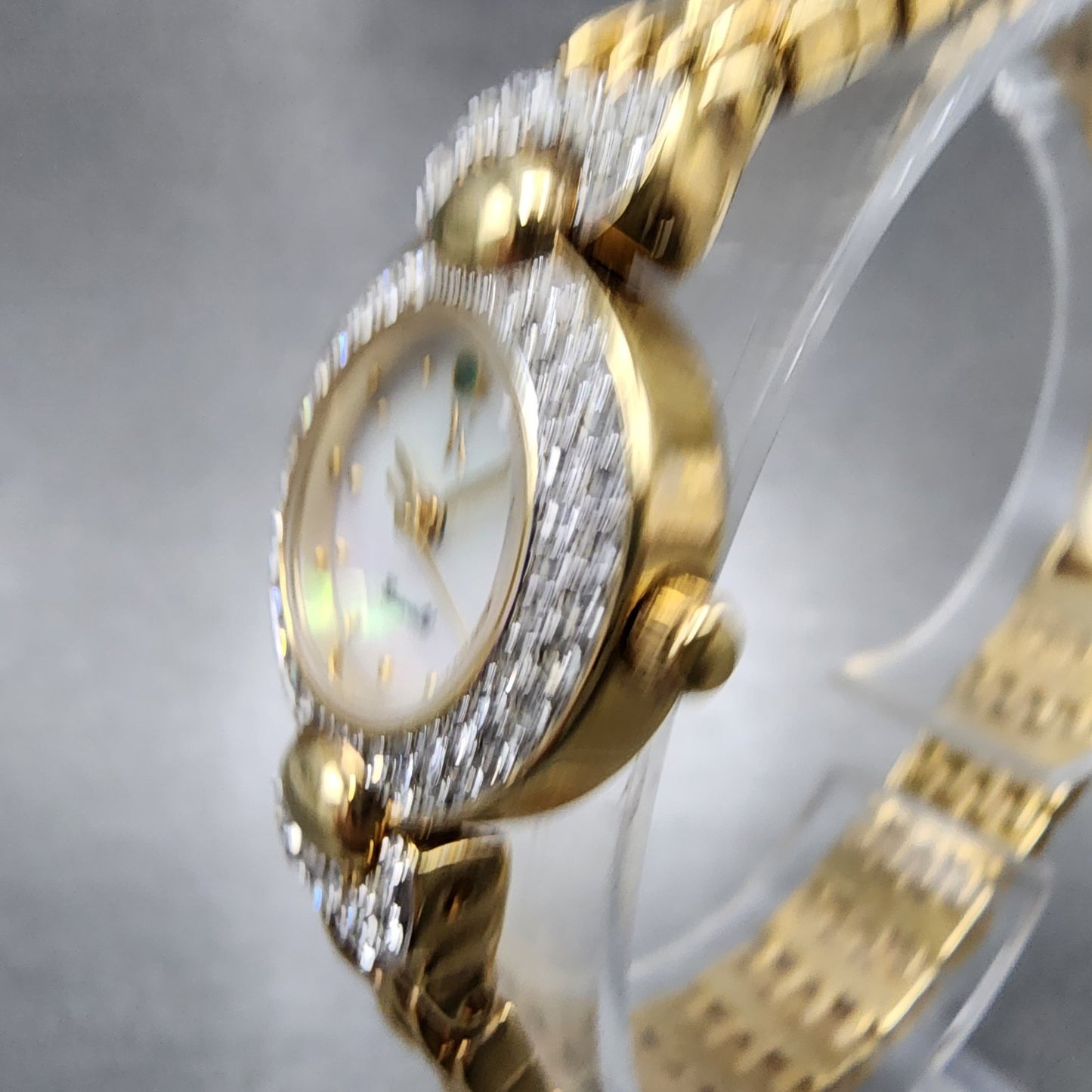 Yukiko KimiJima Emerald Watch Women 20mm MOP Dial Crysatl Bezel New Battery