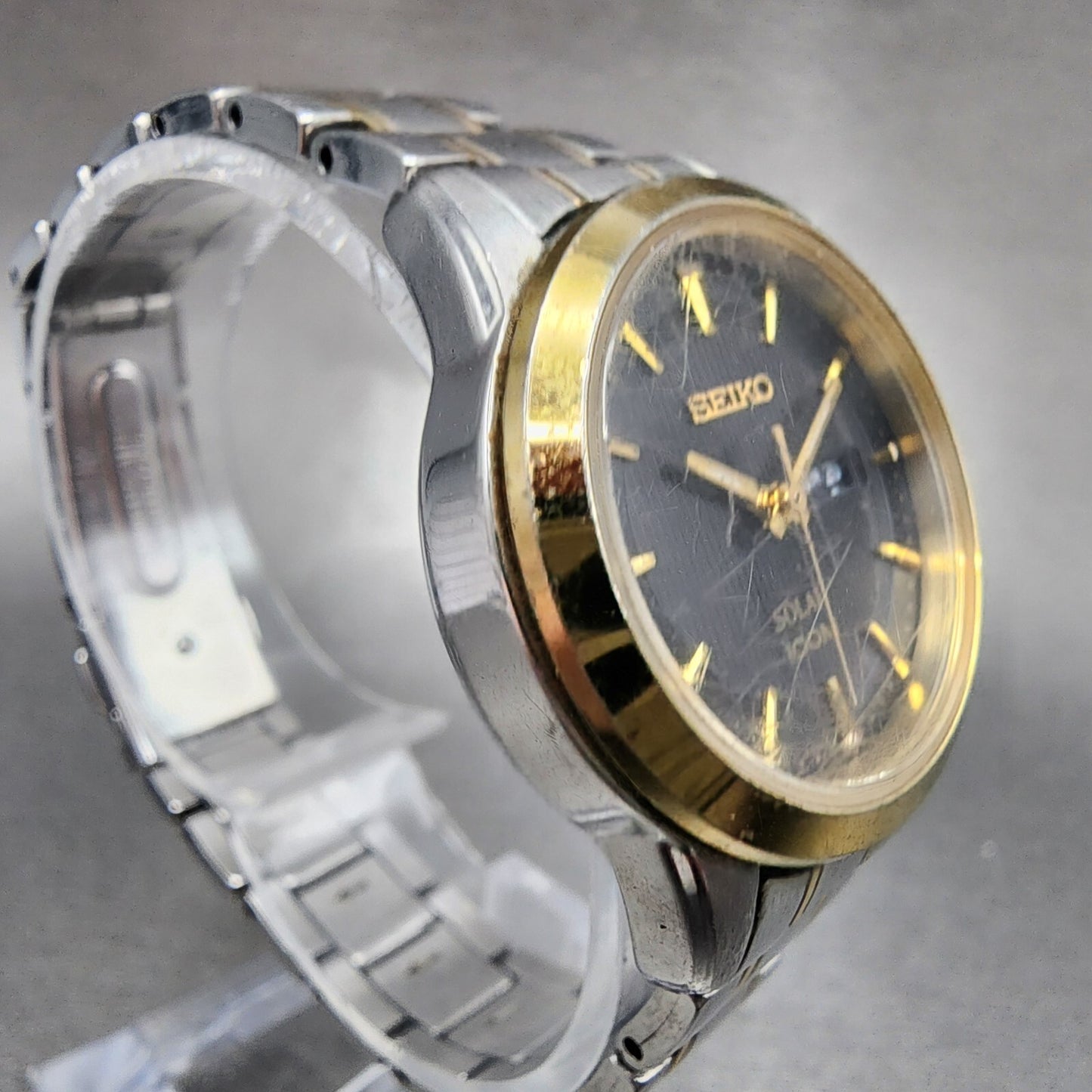 Seiko Solar Watch Women 28mm Blue Dial Two Tone Daydate Round READ!!!! V138-0AB0
