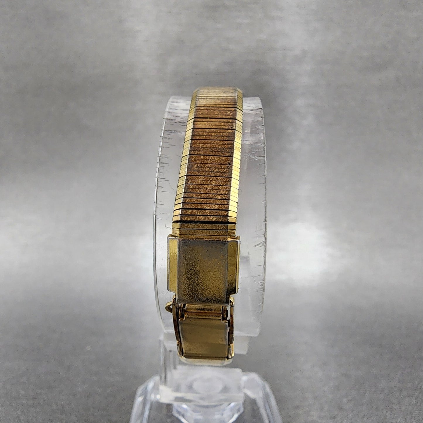 Seiko Tank Watch Women 12mm Champagne Dial Gold Tone 2e20-5029 New Battery