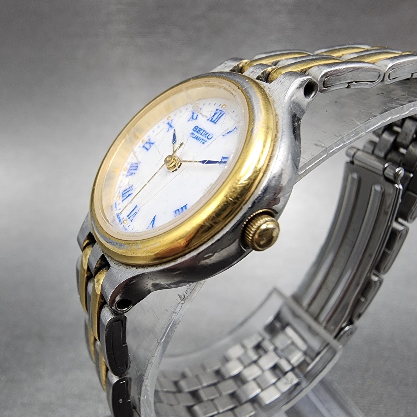 Seiko Watch Women 24mm White Dial Two Tone Date Round 7N82-6B29 New Battery