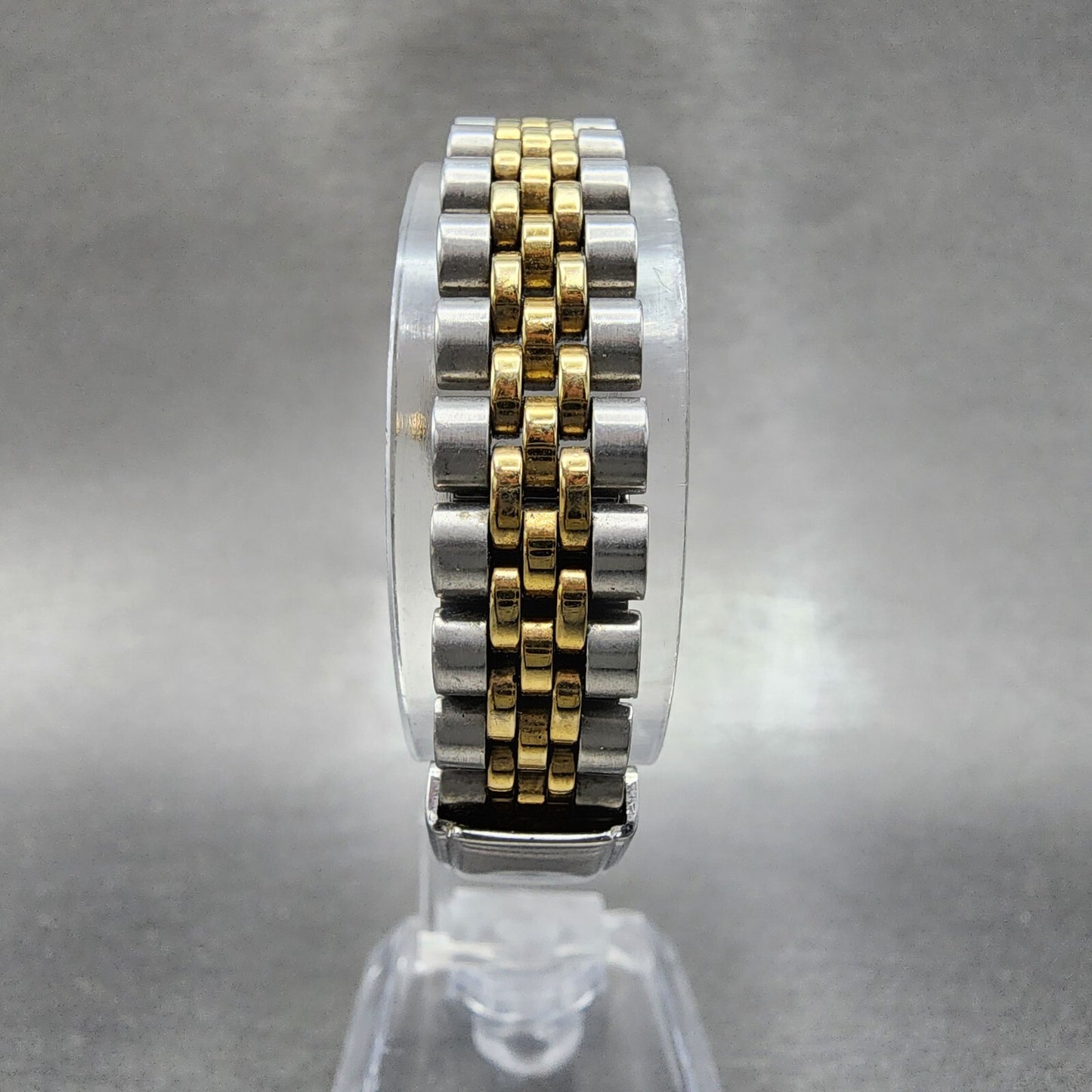 Seiko Watch Women 25mm White Dial Two Tone Daydate 7N83-0041 Wilmington College