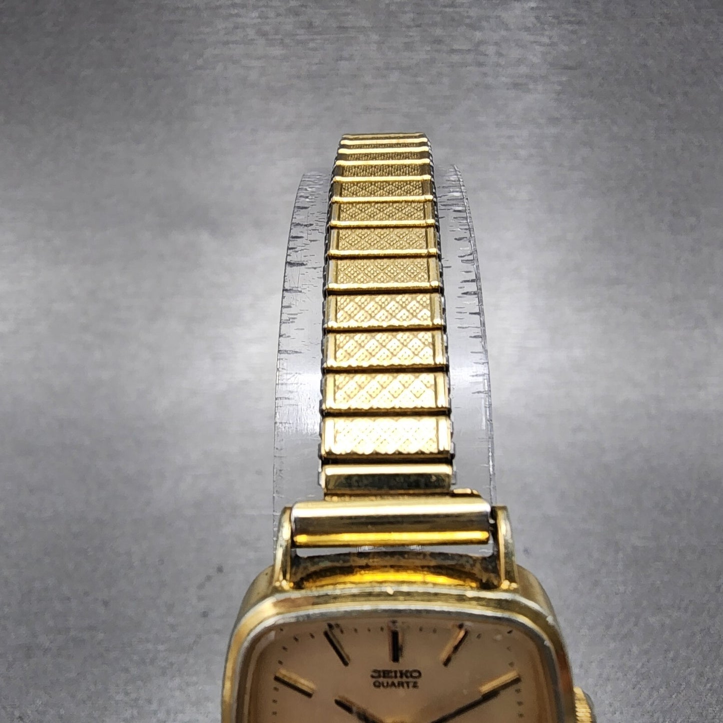 Seiko Watch Women 21mm White Dial Gold Tone Rectangle 1421-5670 New Battery